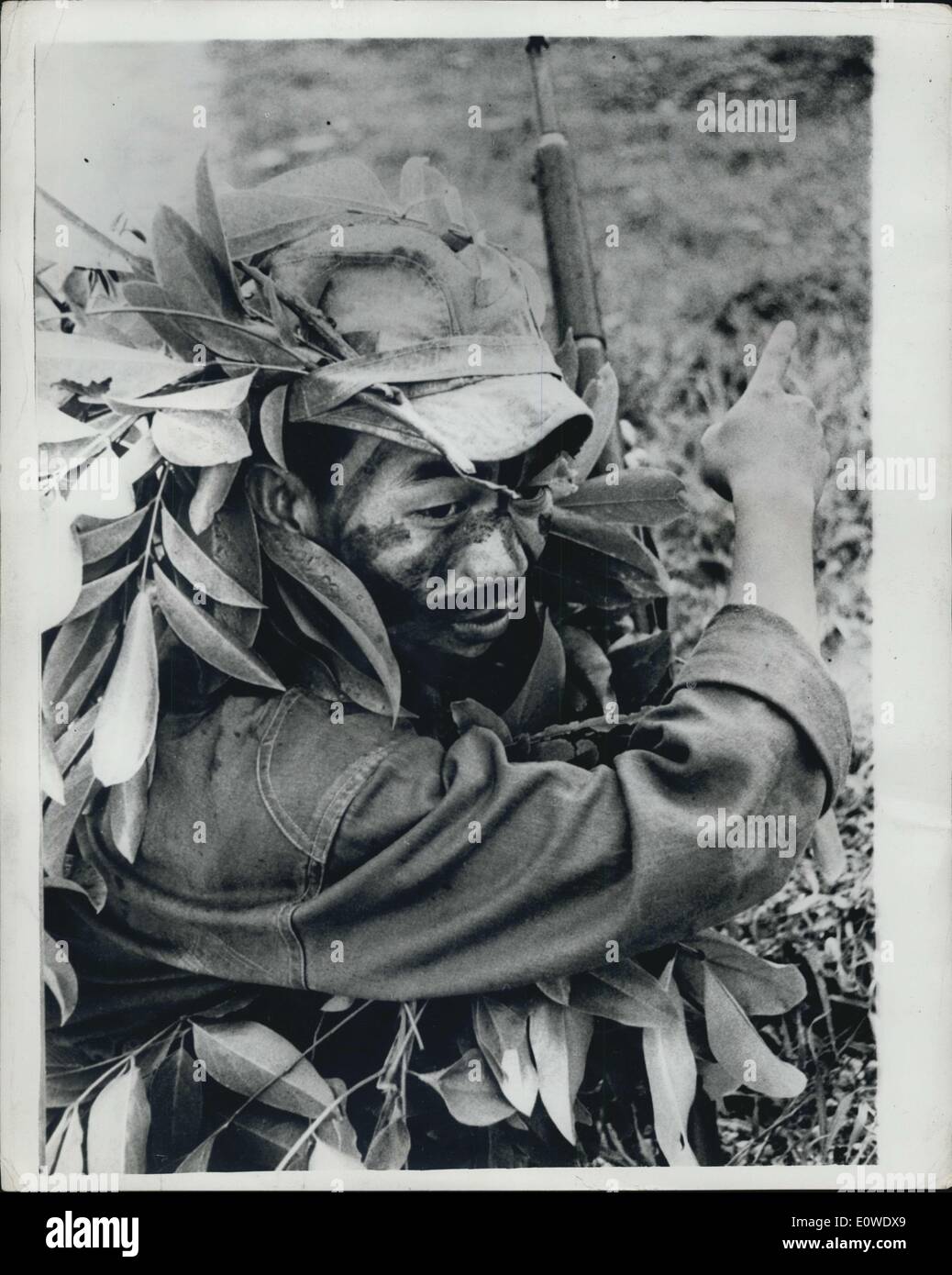 20. Juni 1962 - American ausgebildete Guerillas in Laos.: mit der Koalition der Regierung nach Laos und Frieden in Sicht, eine Notiz des Alarms vom Führer Klang worden wurde sind - ansonsten durch kommunistische Pathet Lao Kräfte, und wer von den Amerikanern auf Guerilla-Krieg tragen bewaffnet sind besetzten Gebiet verstreut. Darüber hinaus setzt der laotischen Armee durch einen Rahmenorganisation der Offiziere und Unteroffiziere aus Okinawa-basierte 1st Special Forces Group, US-Armee ausgebildet werden Stockfoto