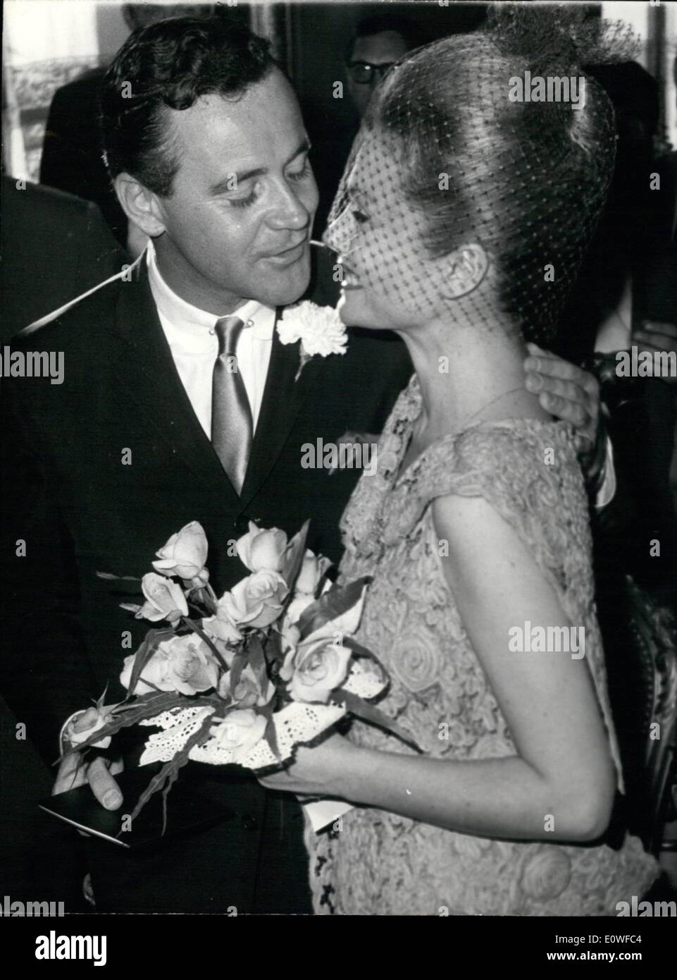 8 August 1962 Salvador Dali Zeichen Buch Dali De Gala Stockfotografie Alamy