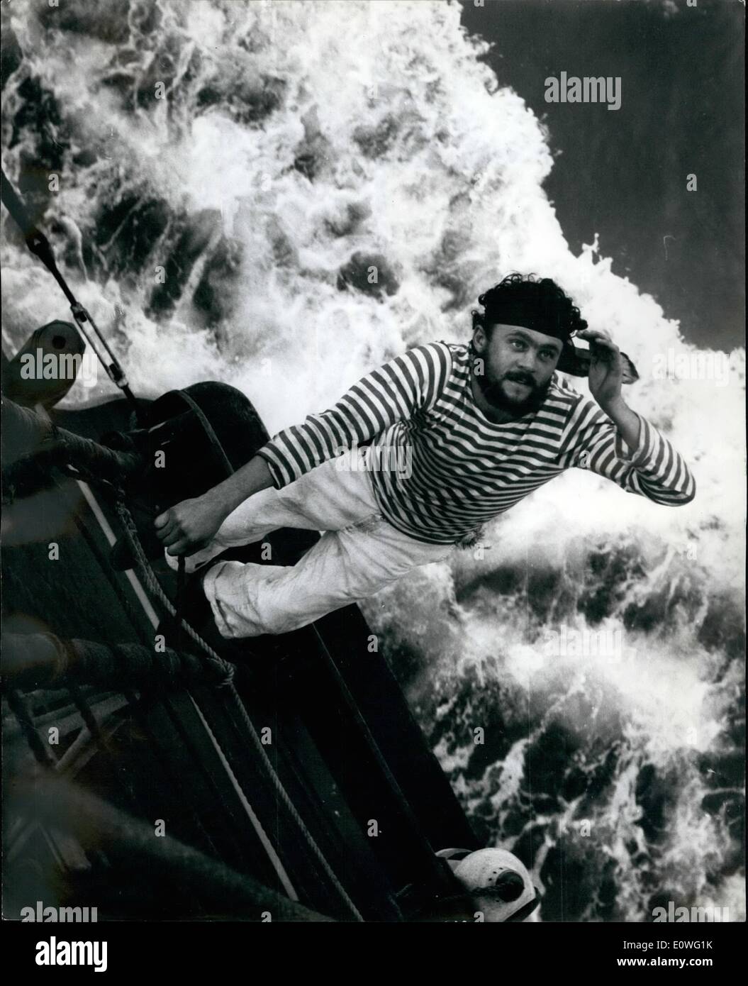 Sept. 09, 1962 - '' Bounty'' In London heute: zum Nachbau des Captain Bligh berühmt-berüchtigten Schiff Bounty Themen nach London heute Segeln wird. Das Schiff wurde speziell für die amerikanische Version des Films "Meuterei auf der Bounty" gebaut und segelte nach England für die London-Premiere des Films im November. Phot zeigt an Bord der neuen Bounty: 34-Jahr-alten Robert Savage, New Brunswick, Kanada, ein Mitglied der Crew. Stockfoto