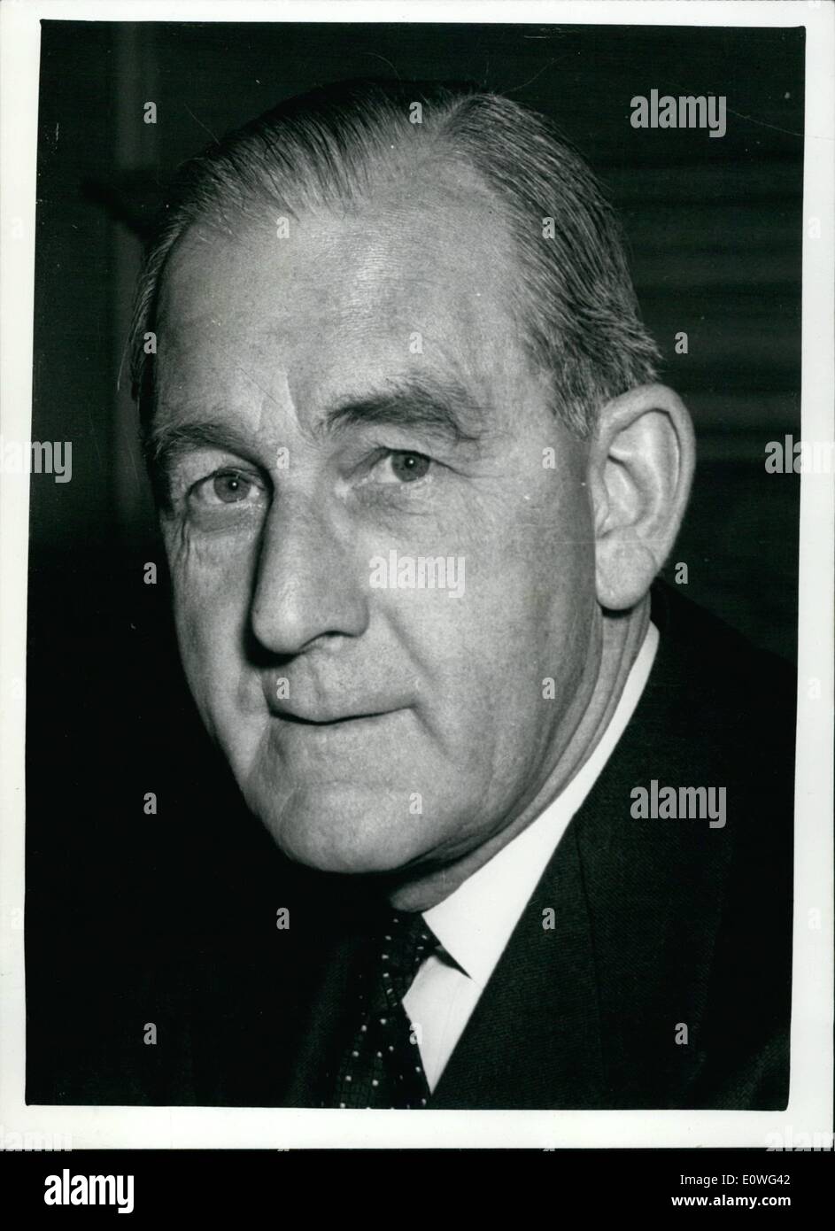 11. November 1962 - Arbeitsrecht Angriff auf Regierung - nach Spion Fall.: Labours '' Schatten '' Verteidigungsminister - Herr Patrick Gordon Walker, sagte im House Of Commons heute, dass es ein Zwang von der Admiralität zu William Vassall, der inzwischen 18 Jahre Haft - persönlicher Assistent von hohen Menschen in dieser Abteilung haben wir Spion gewesen zu sein schien. Verteidigung-Minister Peter Thorneycroft - wies in seiner Antwort verärgert einige der "wilden Abgaben" im Fall. Anwesend im Haus waren der erste Lord der Admiralität Lord Carrington und Herr Stockfoto