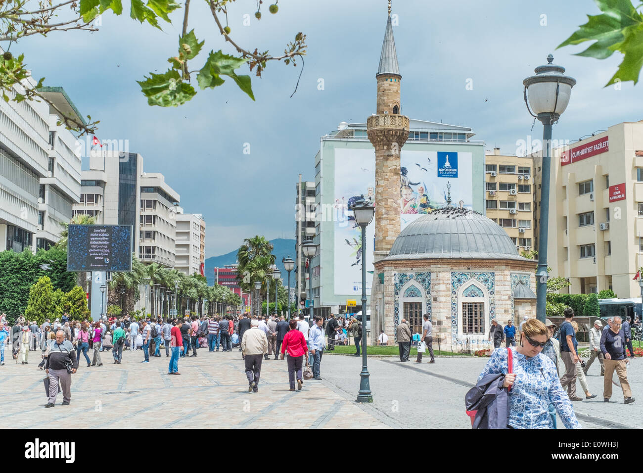 Die kleine Moschee in Konak Square in Konak Stadtteil von Izmir, Türkei Stockfoto