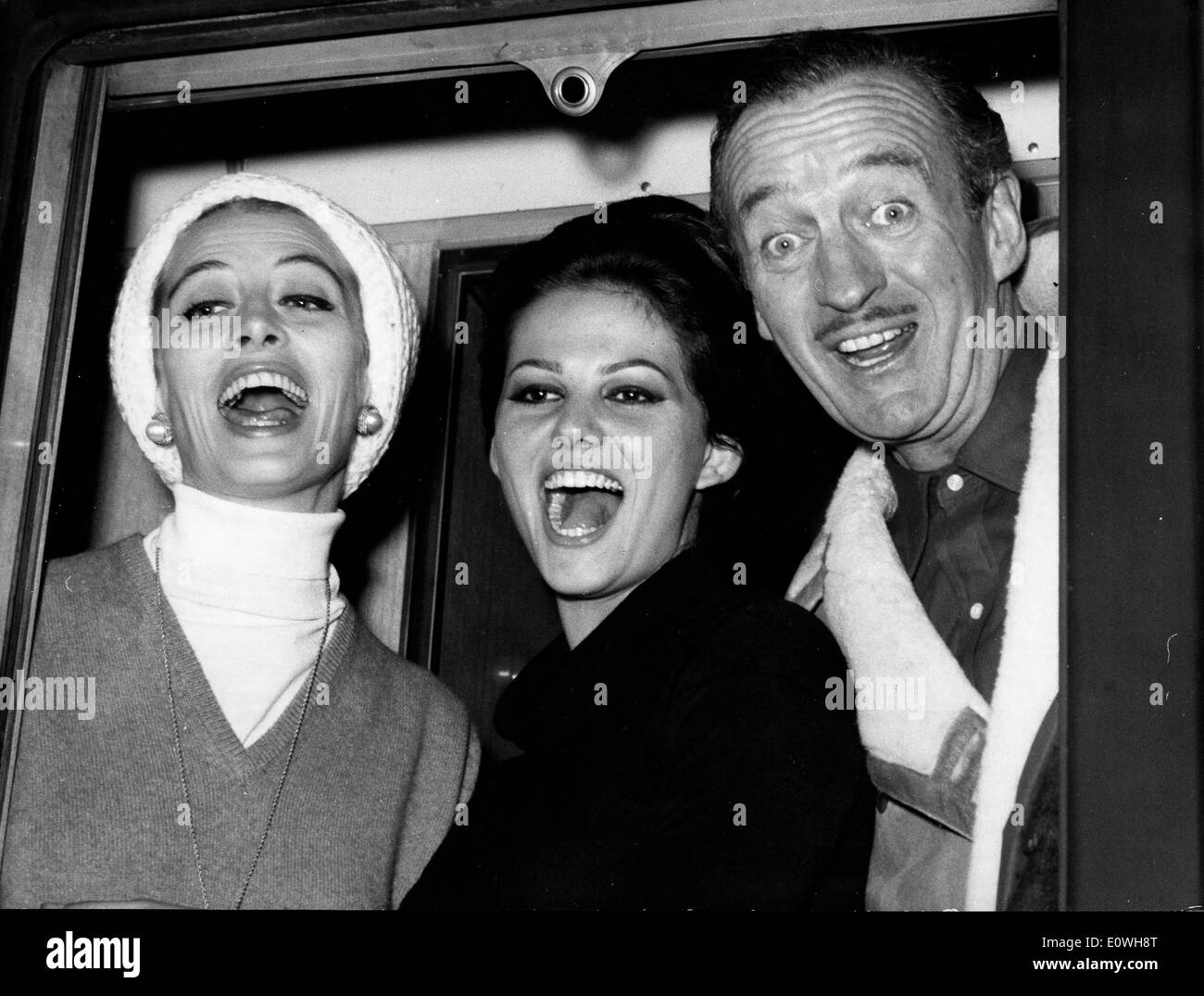 Stars von "The Pink Panther" auf dem Weg zu Dreharbeiten beginnen Stockfoto