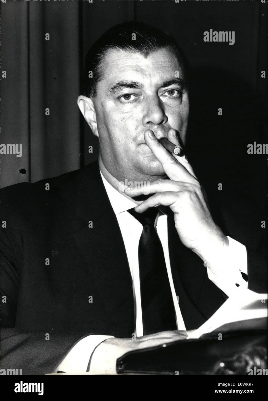 7. Juli 1963 - gewählt Will Weyer; Als Nachfolger von Wolfgang während, durch einen Unfall zu Beginn dieses Jahres verstorbenen worden Willi Weyer am 3. Juli bei der FDP-Partei-Tag in München gewählt. Durch diese Wahl ist Weyer einer der drei Stellvertreter des Führers der FDP, Eerich Mende. Foto zeigt Willi Weyer nach seiner Wahl. Stockfoto