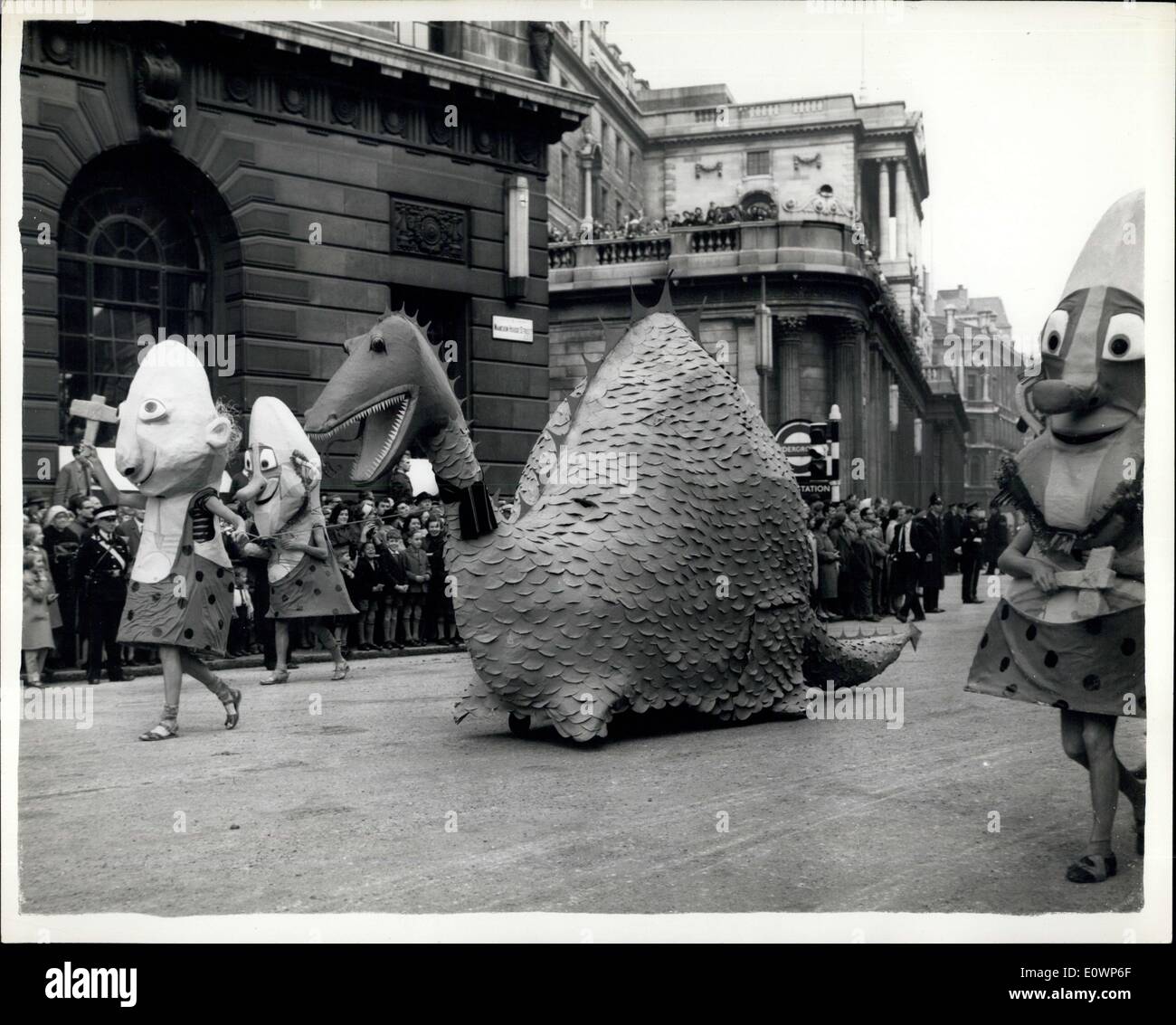 10. November 1963 - ein Monster an Oberbürgermeister Show Parade Stockfoto