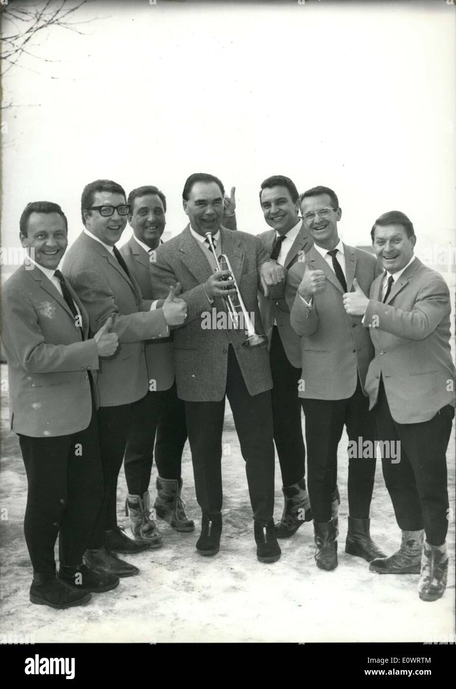 6. Februar 1964 - spielt Max Schmeling Jazz mit Hasy Osterwald. Nach dem Ende der Aufnahme verließ Schmeling Osterwald sehr peinlich wenn er Osterwald Trompete in sein Auto legte und fuhr mit ihm verlassen Osterwald keine Wahl aber auf die Suche Schmeling und die fehlende Trompete. Es gelang ihm am späten Abend, obwohl seine Bandmitglieder ihren Abendshow '' Hasy Osterwald – Aprea Ski'' ohne ihre Band-Leader Hasy beginnen musste. Stockfoto