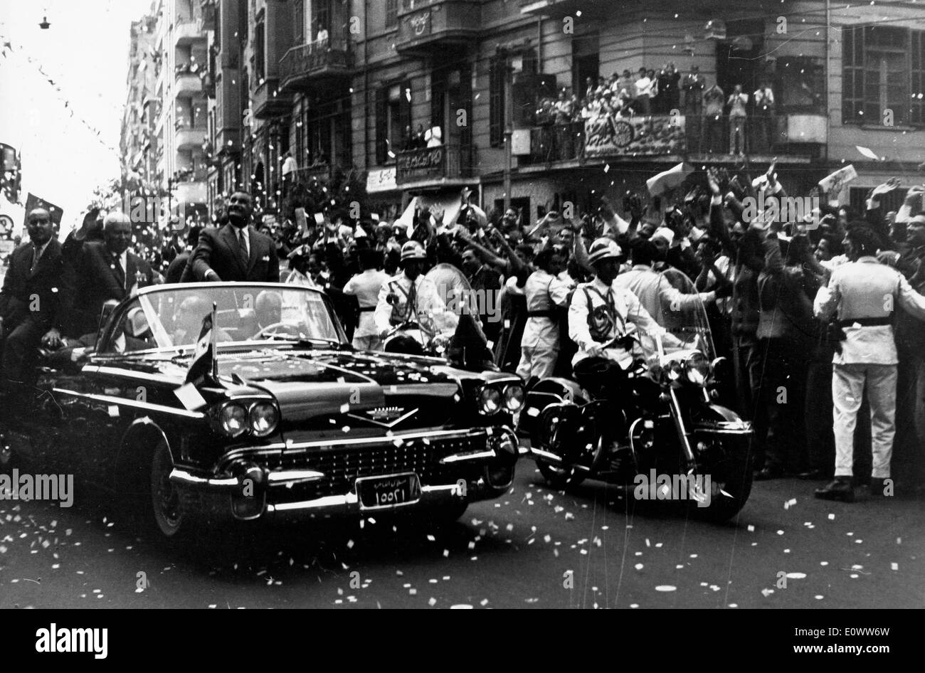 Ministerpräsidenten Nikita Khrushchev fährt durch Straßen Stockfoto