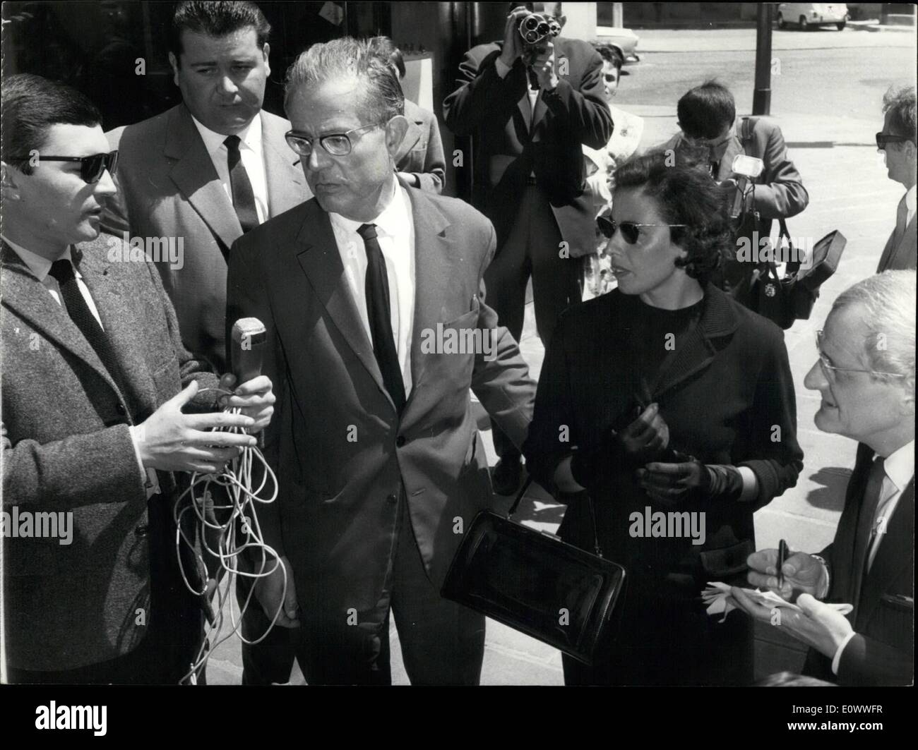 Polizei hat einen jungen schwarzen festgenommen Fotos und