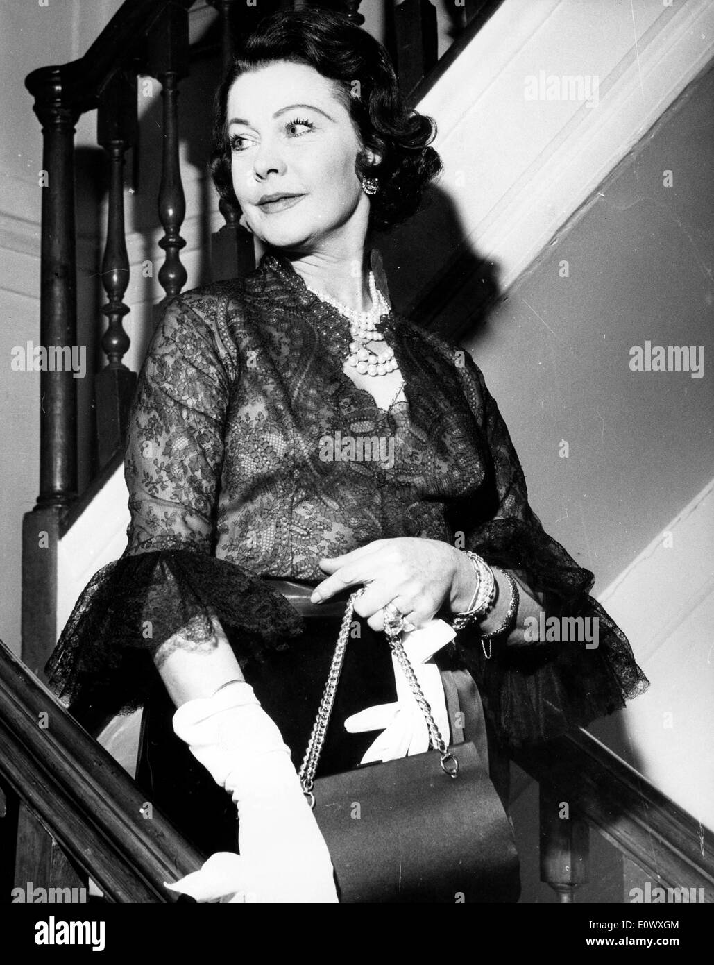 Schauspielerin Vivien Leigh kommen die Treppe hinunter zu gehen Stockfoto