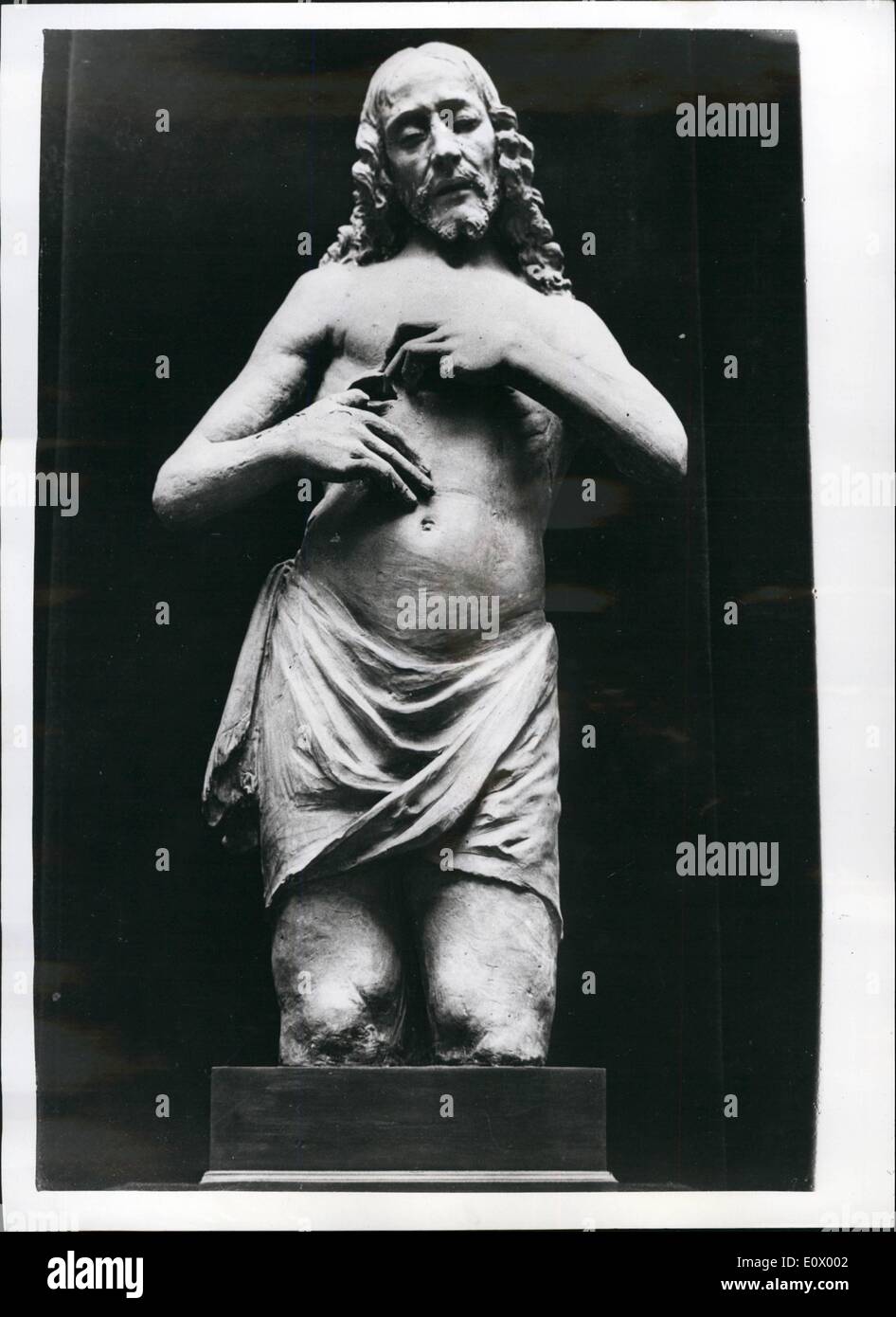 7. Juli 1964 - Ungarischer Kunsthistoriker entdeckt eine Statue von Christus durch Verocchio: eine Statue von Christus in Budapest wurde die Arbeit von einem unbekannten italienischen Bildhauer des 15. betrachtet. Jahrhundert. Dr. Jolan Balogh, Art Historian des Museum of Fine Arts in Budapest, Ungarn, einen Vergleich der Statue und andere Werke von Vetocchio und gelungen die Tatsache, dass die Statue von Christus die Arbeit der Verocchio wurde zu etablieren. Ursprünglich war die Statue von Christus die zentrale Figur des eine Skulpturengruppe mit knienden Engeln auf beiden Seiten. Untersuchungen zeigen kniende Engel auf beiden Seiten Stockfoto
