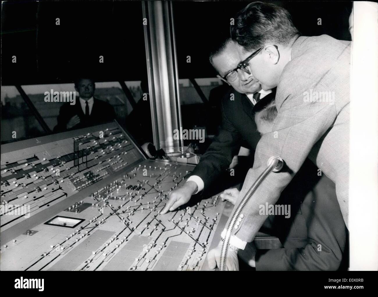 10. Oktober 1964 - der größten und modernsten Signal - Box in München eröffnet hat heute (10.08.64). Drei Jahre war die Zeit, bis die Stockfoto