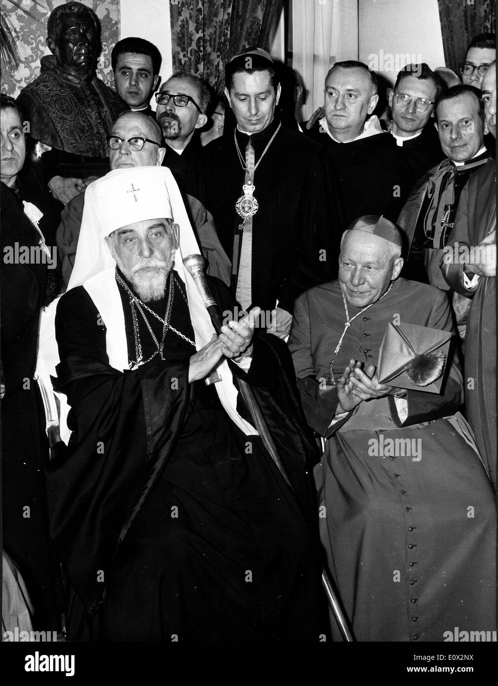 22. Februar 1965; Rom, Italien; Erzbischof von Prag Josef BERAN und JOSEPH SLIPYJ der ukrainischen Erzbischof. Stockfoto