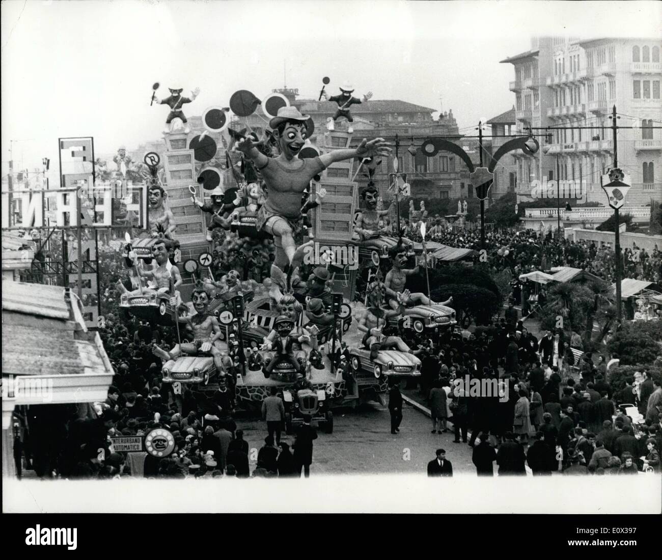3. März 1965 - die traditionelle Viareggio Karneval In Italien: Die traditionelle Parade der dekorativen Wagen waren zu sehen bei der Stockfoto