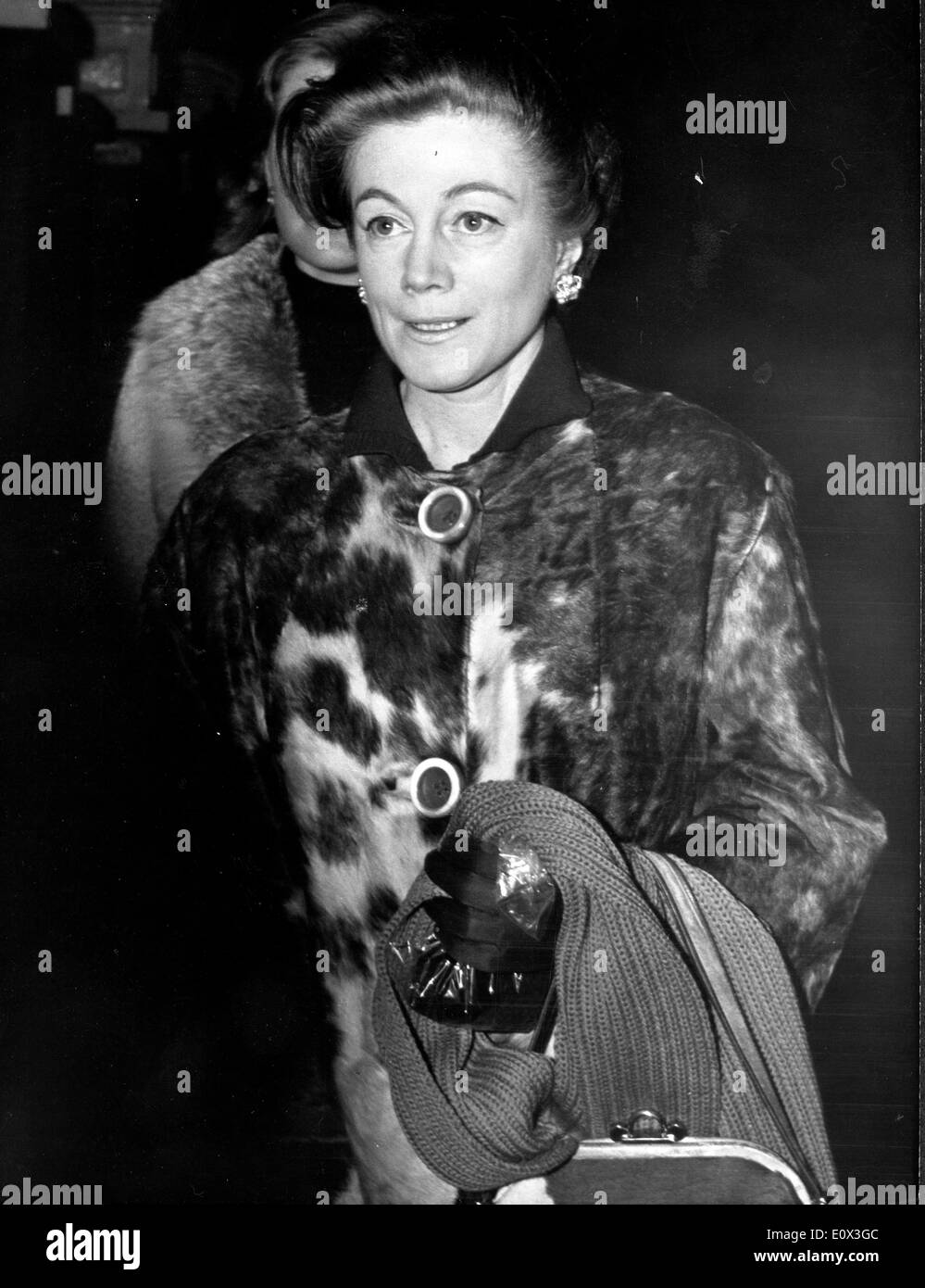 Sarah Churchill verlassen die Hyde Park Gate nach Hause von ihr Vater Winston Churchill Stockfoto