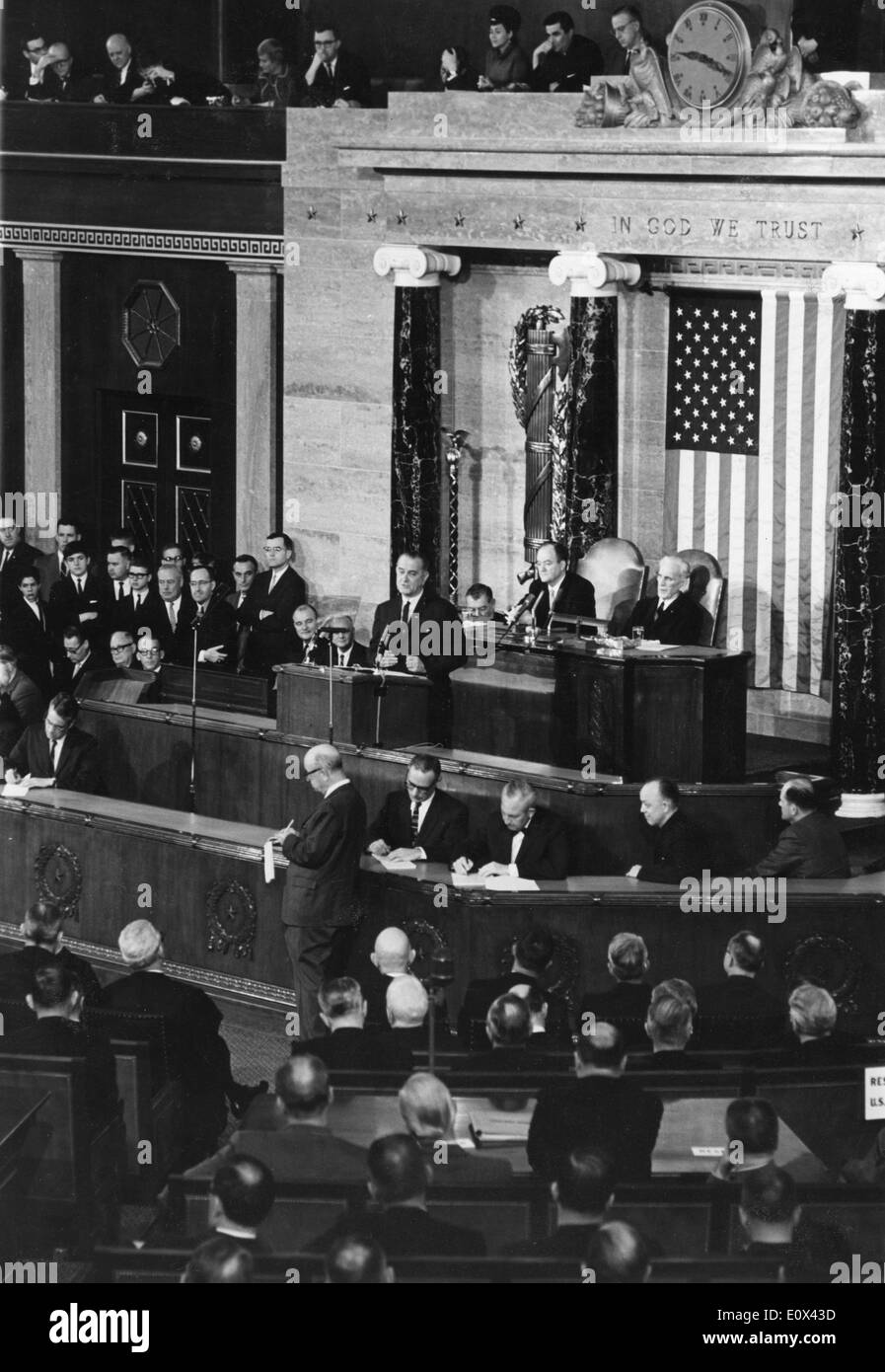 18. März 1965 - Washington, District Of Columbia, USA - LYNDON BAINES JOHNSON (27. August 1908 - 22. Januar 1973) oft als LBJ bezeichnet, war der 36. Präsident der USA (1963-1969) nach seinem Dienst als 37. Vizepräsident der USA (1961-1963). Bild: Präsident angesprochen Kongress auf richtige Gebührenbescheid. Stockfoto