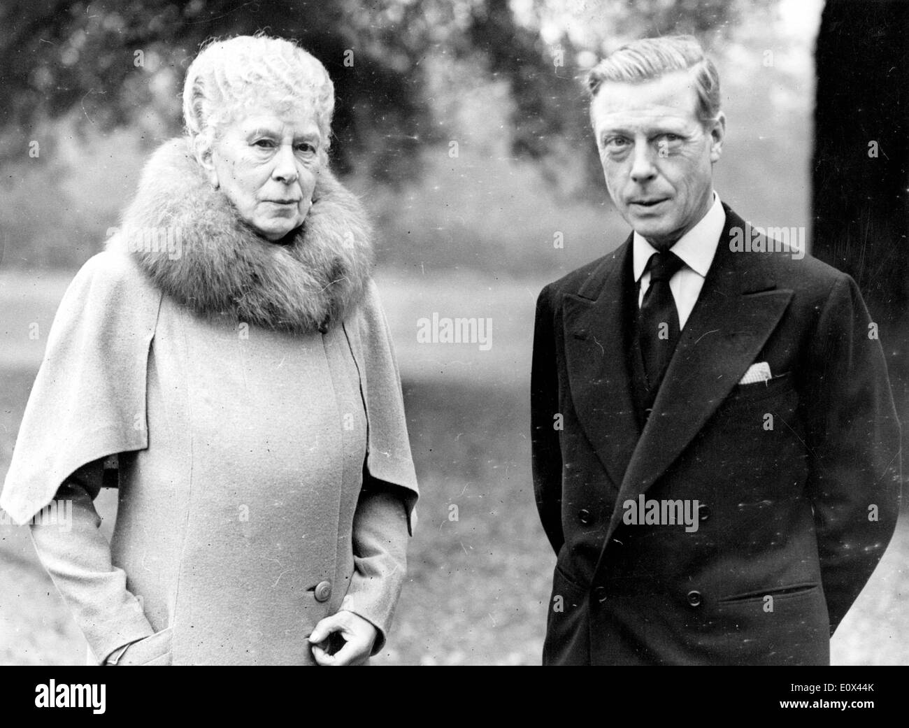 Der Herzog von Windsor mit seiner Mutter Queen Mary Stockfoto