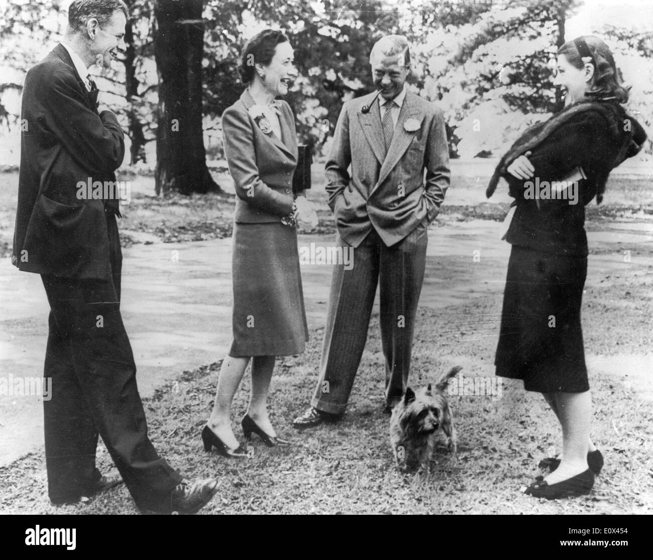Edward VIII. und Wallis Simpson Gespräch mit Reportern in Baltimore Stockfoto