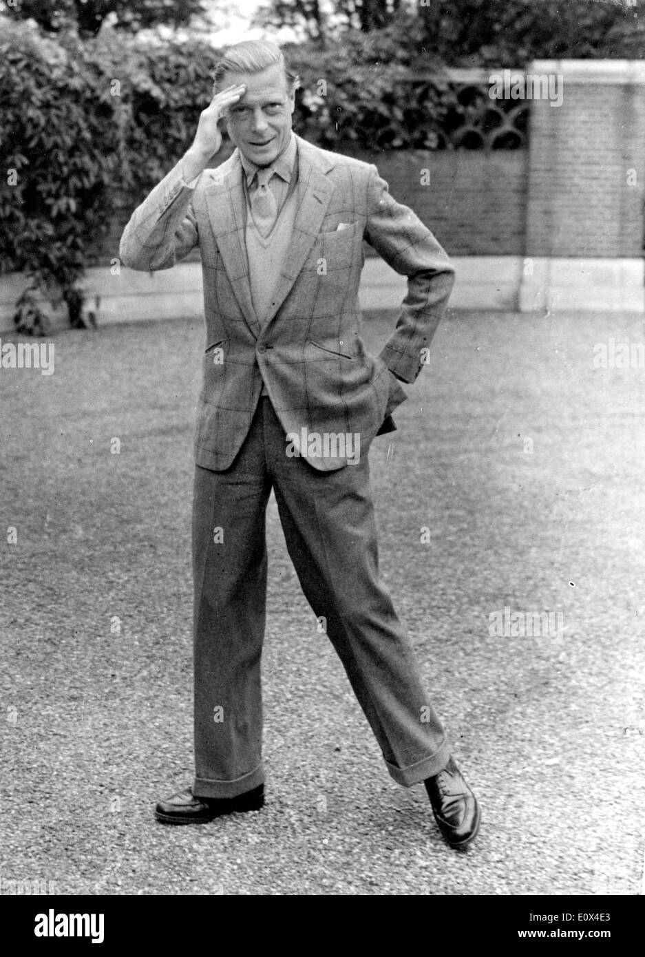 König Edward VIII stehen auf dem Hof Stockfoto