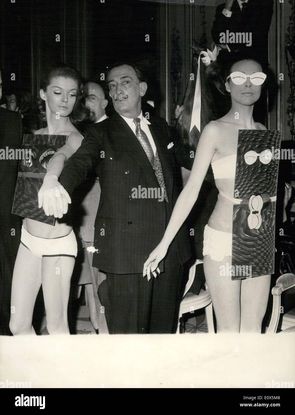 5. Mai 1965 - Salvador Dali futuristische Kollektion Paris Stockfoto