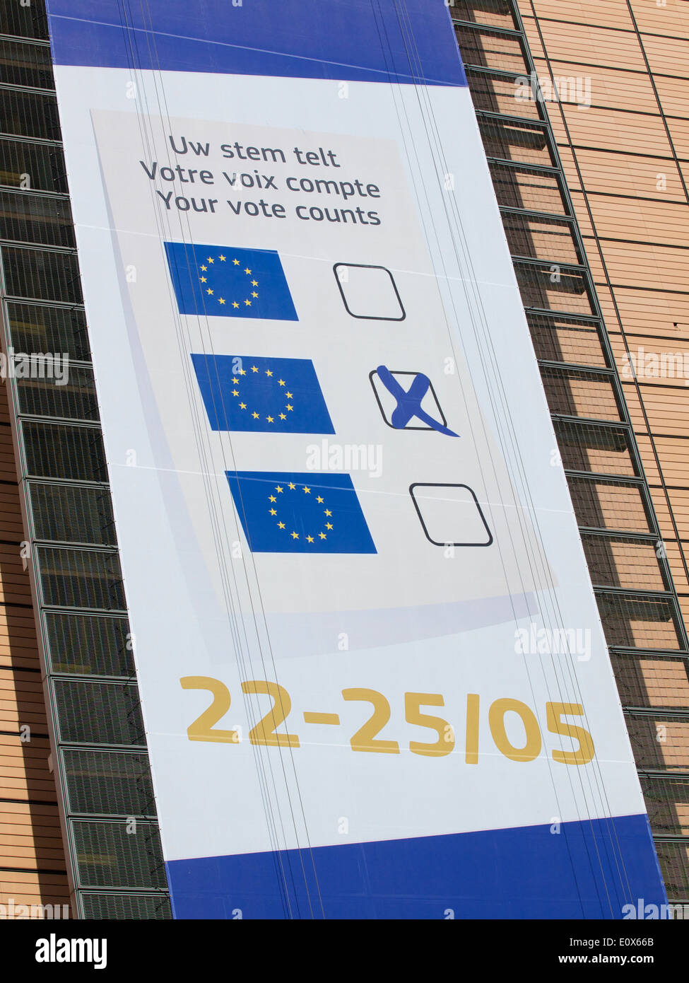 Ihre Stimme zählt, können Europawahl 2014 anmelden das Berlaymont-Gebäude in Brüssel, Belgien Stockfoto