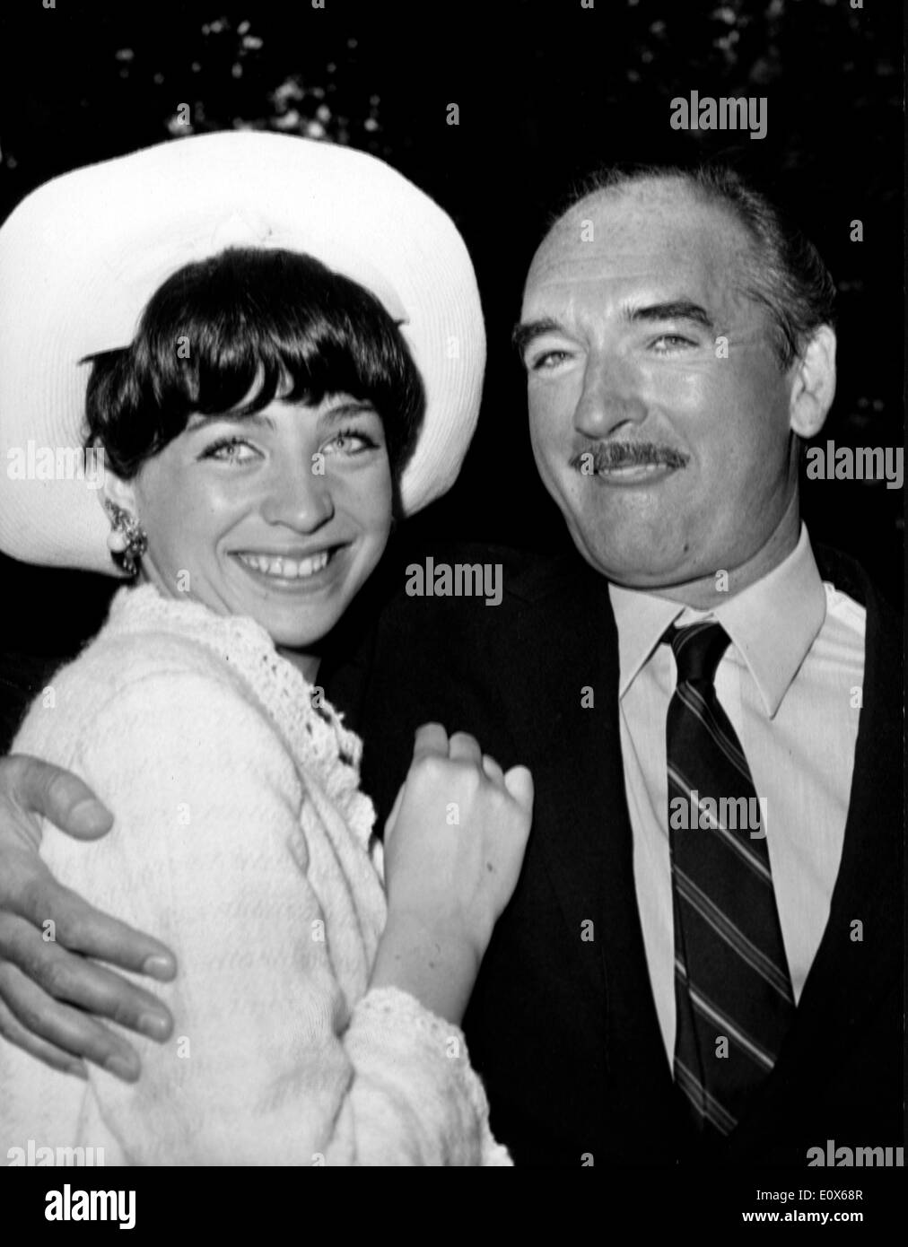 Eddie Barclay und seine Frau Marie Christine Steinberg nach ihrer Hochzeit Stockfoto