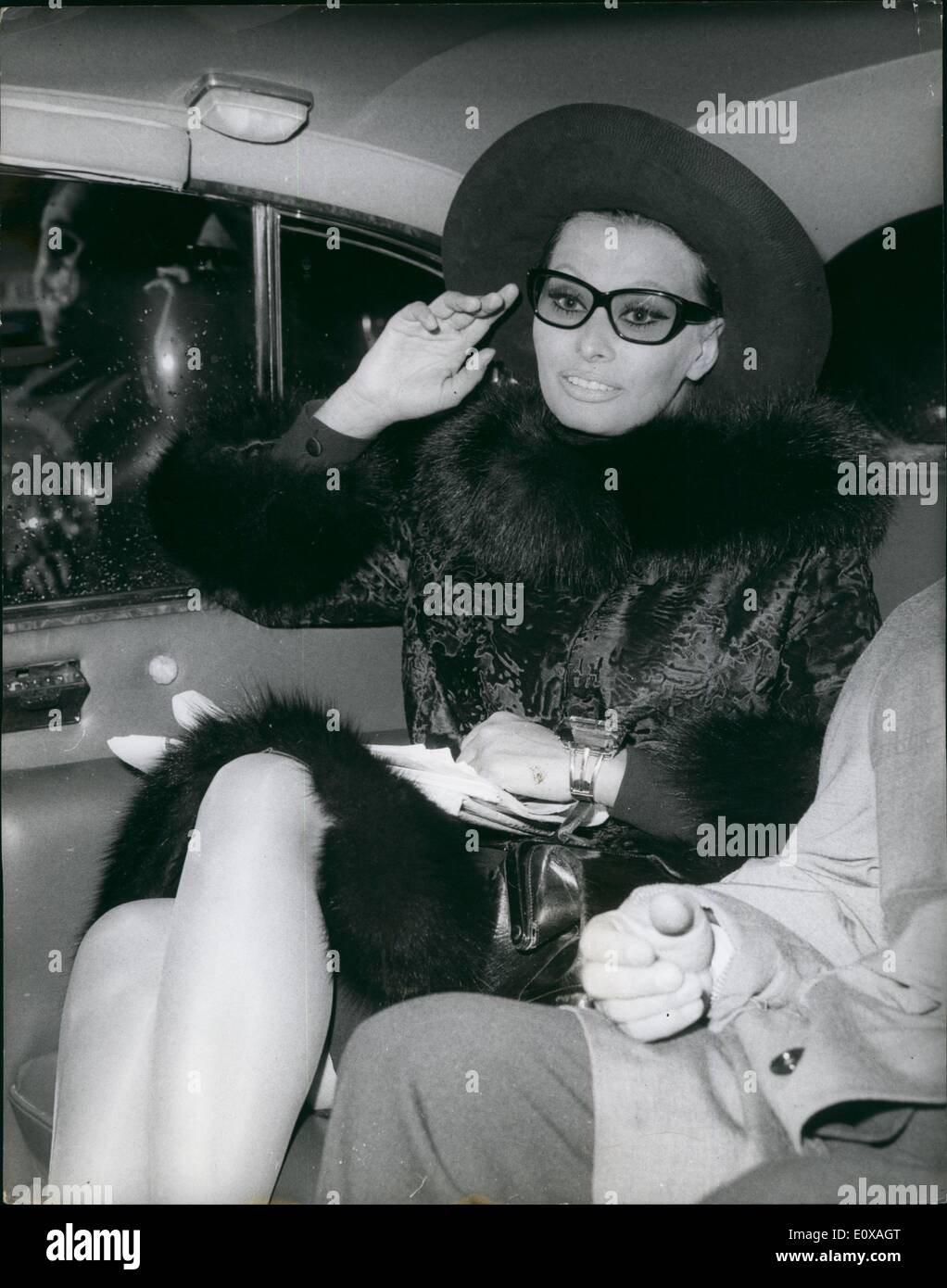 Foto zeigt sophia loren -Fotos und -Bildmaterial in hoher Auflösung – Alamy