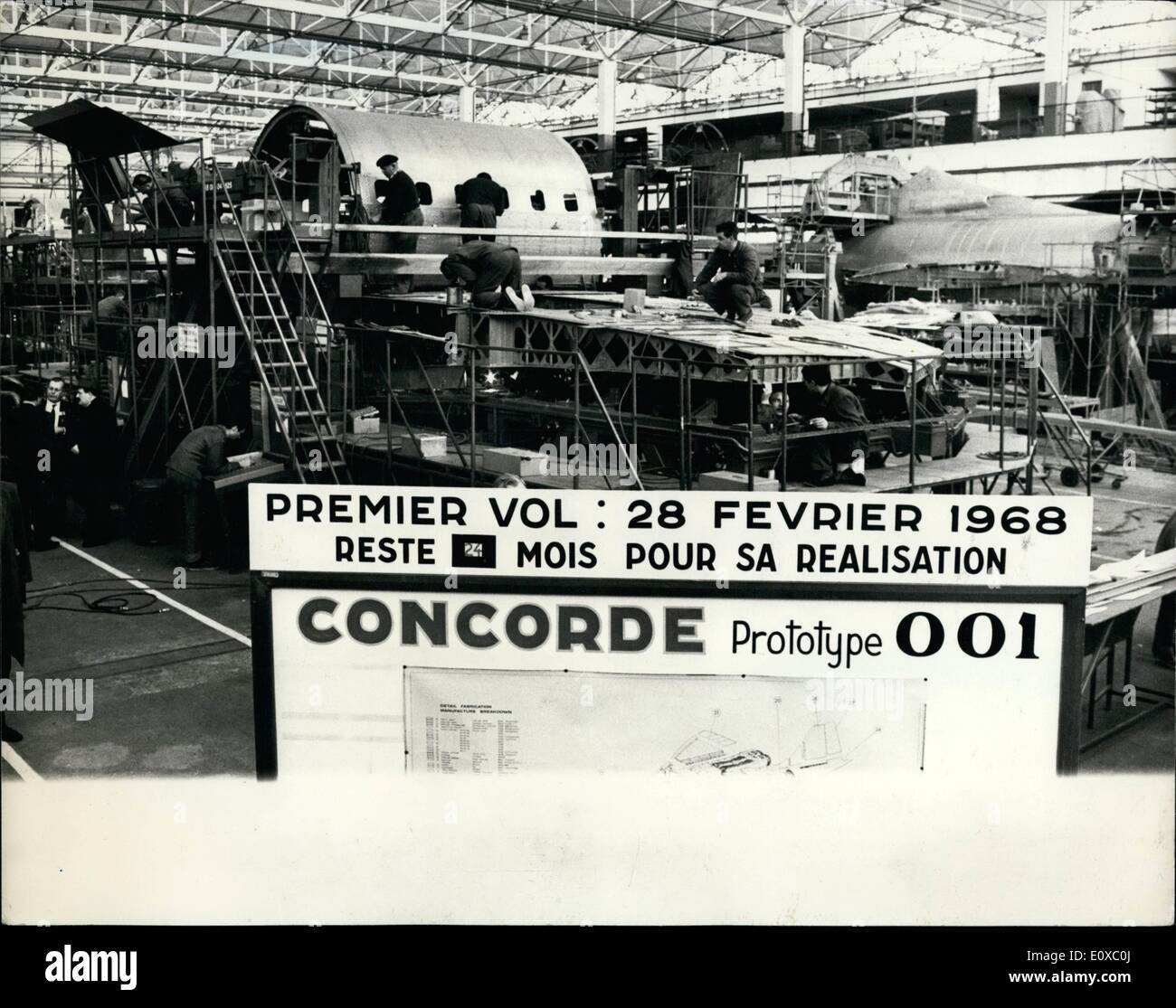 3. März 1966 - The anglo-französischen Concorde nimmt Form: Gestern war ein ungewöhnliche und wichtige Straße Transport Konvoi, mit riesigen Concorde Prüfkörper durch die Straßen von Toulouse, Frankreich verschoben wurde. Aus dem Sud Aviation in Blagnac, wo es zusammengebaut hatte, den Prüfling ein Flügel/Rumpfmittelteil der Zusammenklänge Überschall-Passagierflugzeug dieser Versuchsanordnung ist 35 ft lang, 44ft breit, 11ft hoch und wiegt fast 16 Tonnen Stockfoto