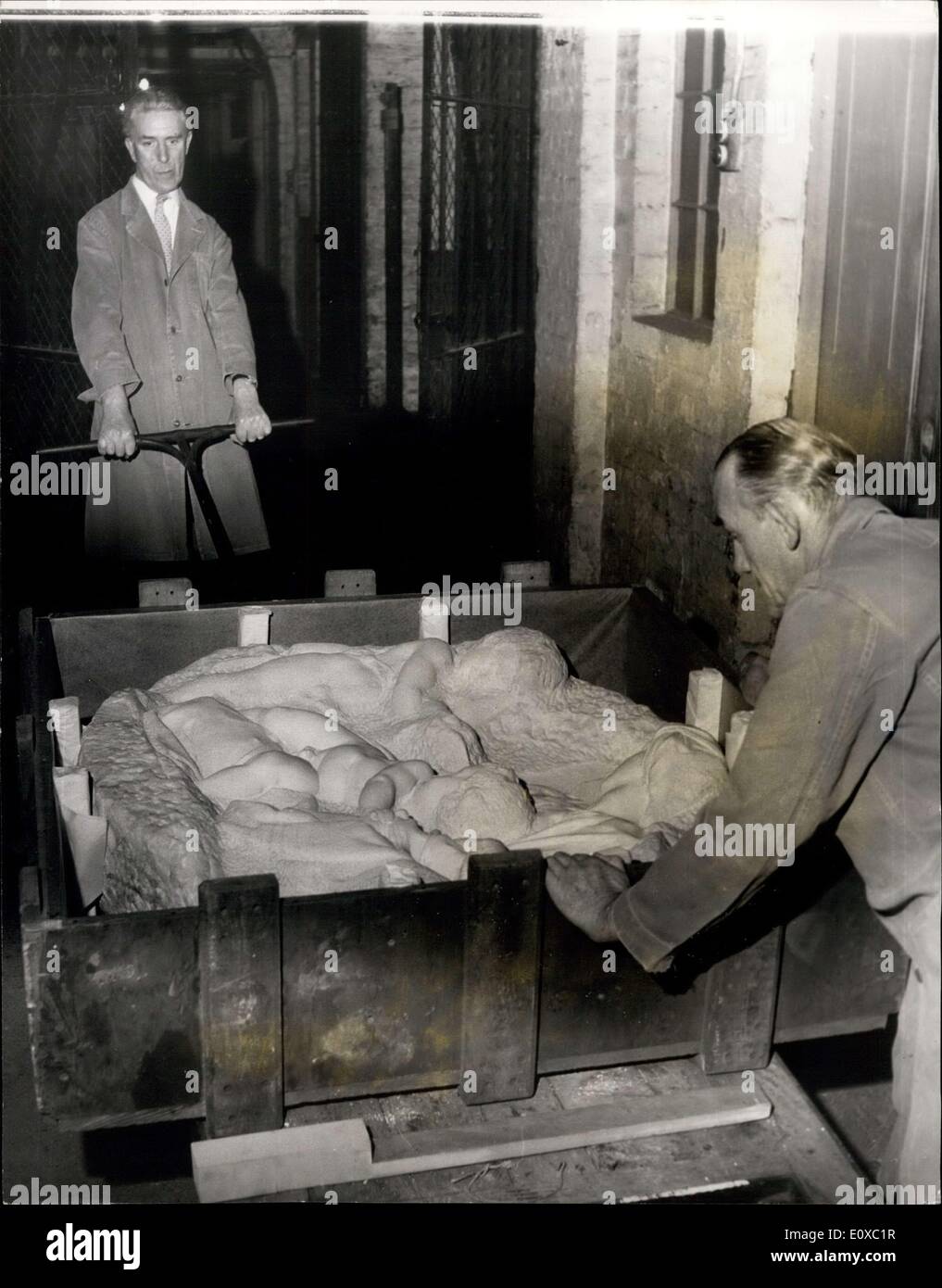 Michelangelos tondo being lent to victoria albert museum Fotos und