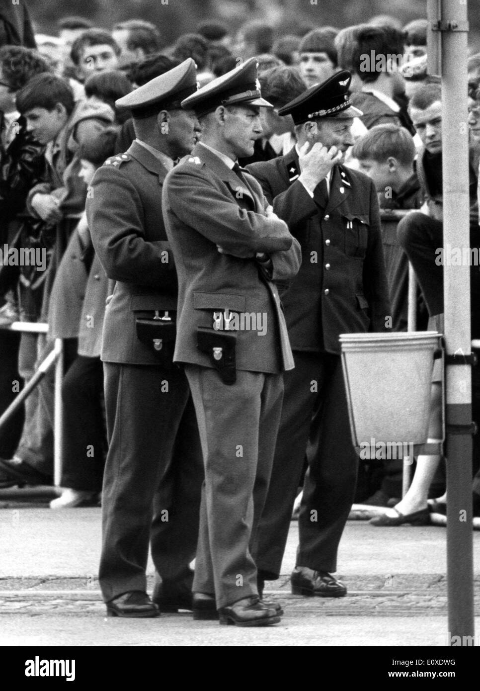 Polizist-Monitor ein Beatles-Konzert Stockfoto