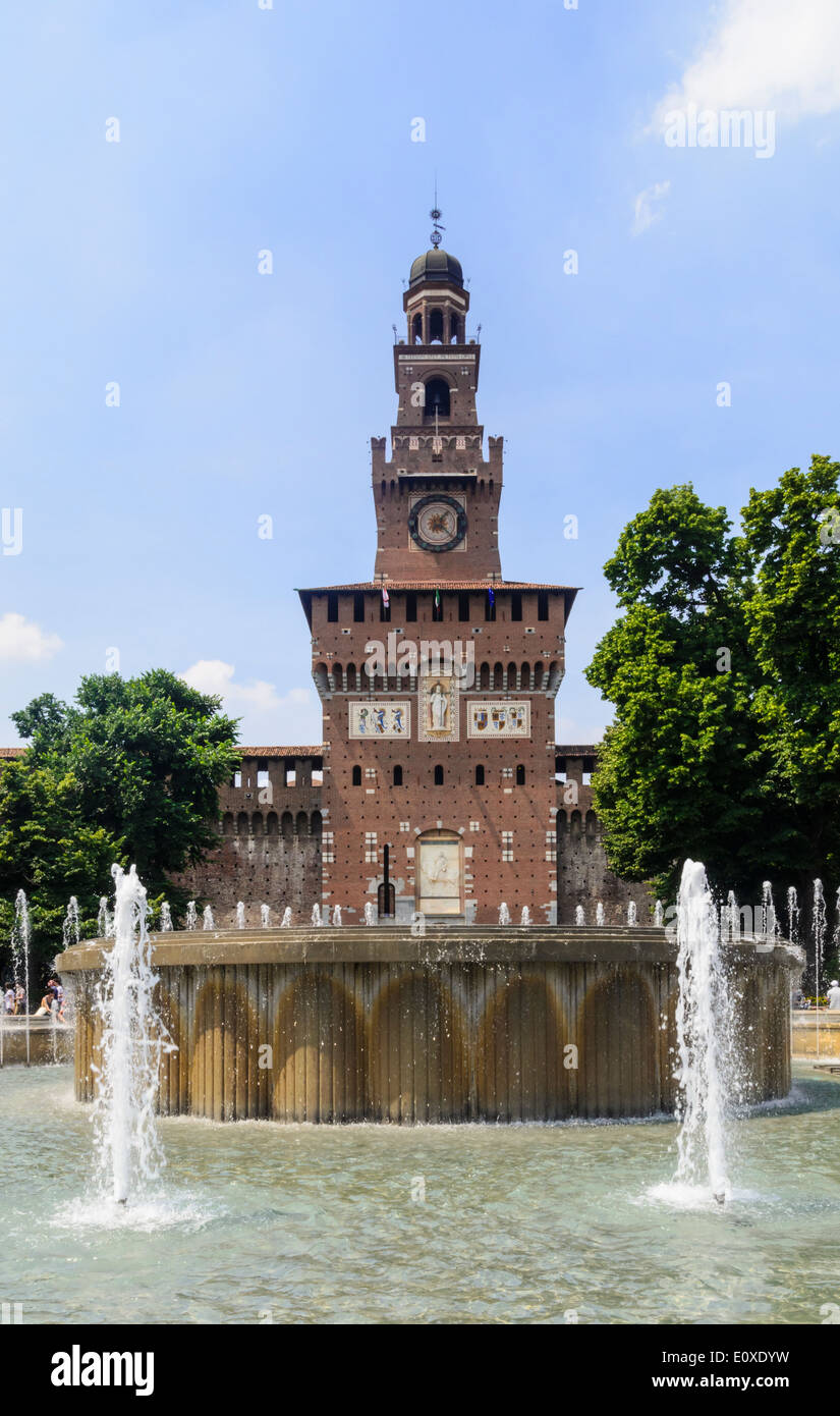 Brunnen vor Castello Sforzesco, Piazza Castello, Mailand, Italien Stockfoto Brunnen vor Castello Sforzesco, Piazza Castello, Mailand, Italien Stockfoto