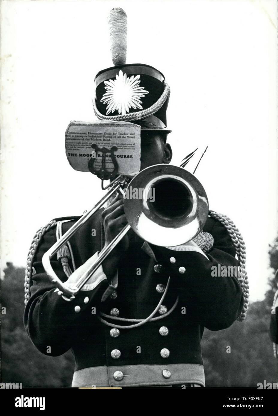 31. Mai 1966 - hier abgebildet ist ein Mitglied des Musikkorps des 2. uns Panzer Kavallerie-Regiment. Das Regiment feiert seinen 130. Geburtstag. Es ist die älteste Kavallerie-Regiment in der US Army. Es stammt ursprünglich aus New York, aber nach dem 2. Weltkrieg war es in Nürnberg stationiert. Hier tragen die Offiziere traditionellen Uniformen stammt aus dem amerikanischen Unabhängigkeitskrieg. Stockfoto