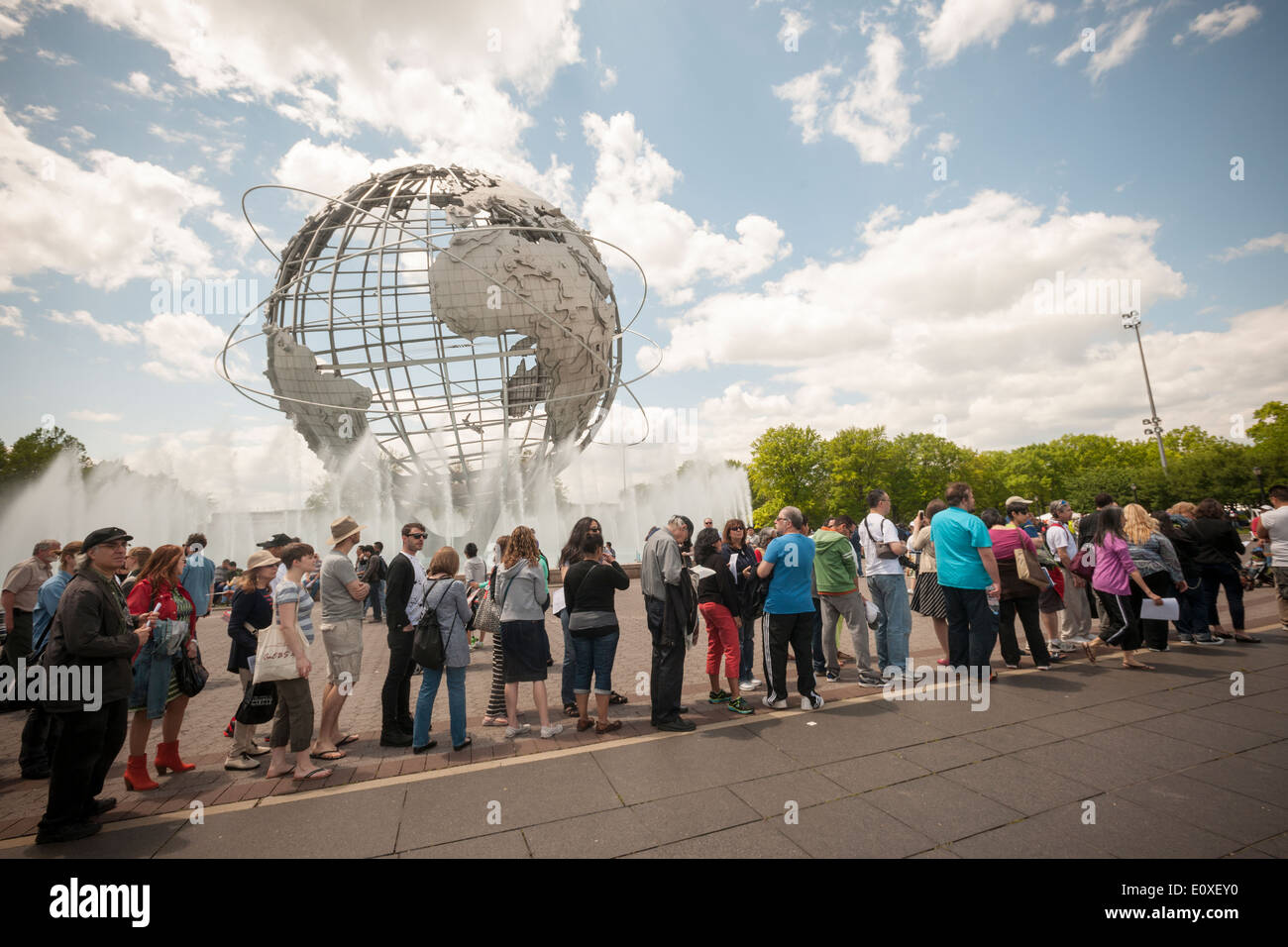 Flushing Meadows Corona Park in Queens in New York am Sonntag, 18. Mai 2014 auf der Weltausstellung Festival Besucher. Stockfoto