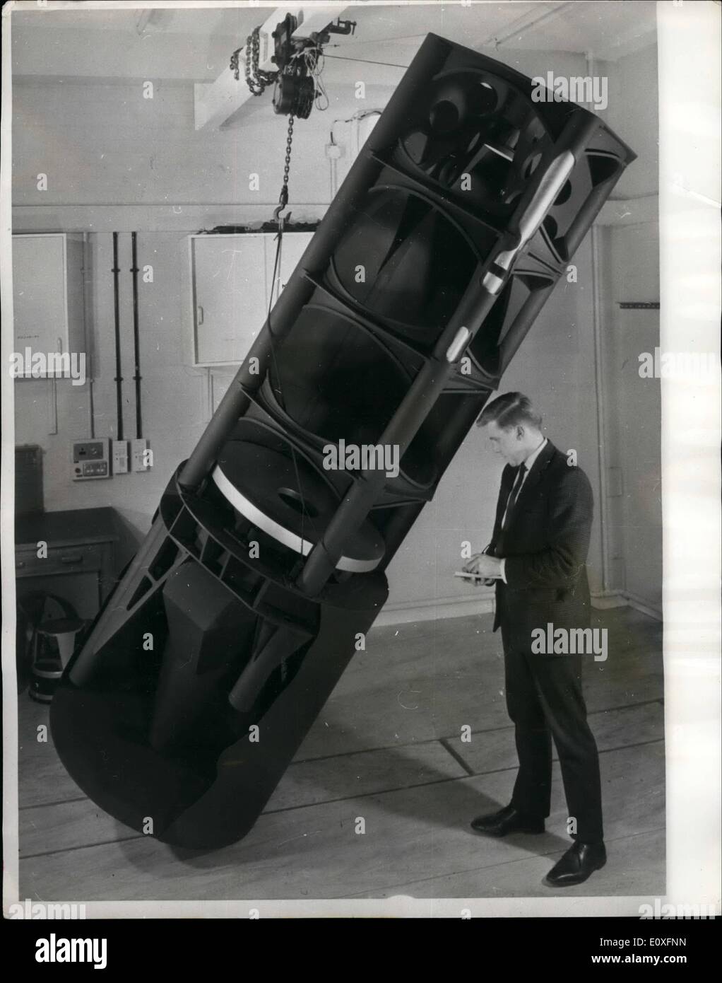 8. August 1966 - U.K.A.E.A. Build wissenschaftliche Nutzlast für astronomische Satelliten: Hat der European Space Research Organisation (E.S.R.O.), eine britische Design-Studie für die wissenschaftliche Nutzlast der ihre erste große Projekt - eine große astronomische Satelliten (L.A.S.) Die Design-Studien wurden von europäischen nationalen Gruppen eingereicht. Die preisgekrönte Design-Studie wurde von der United Kingdom Atomic Energy Authority eingereicht. Stockfoto