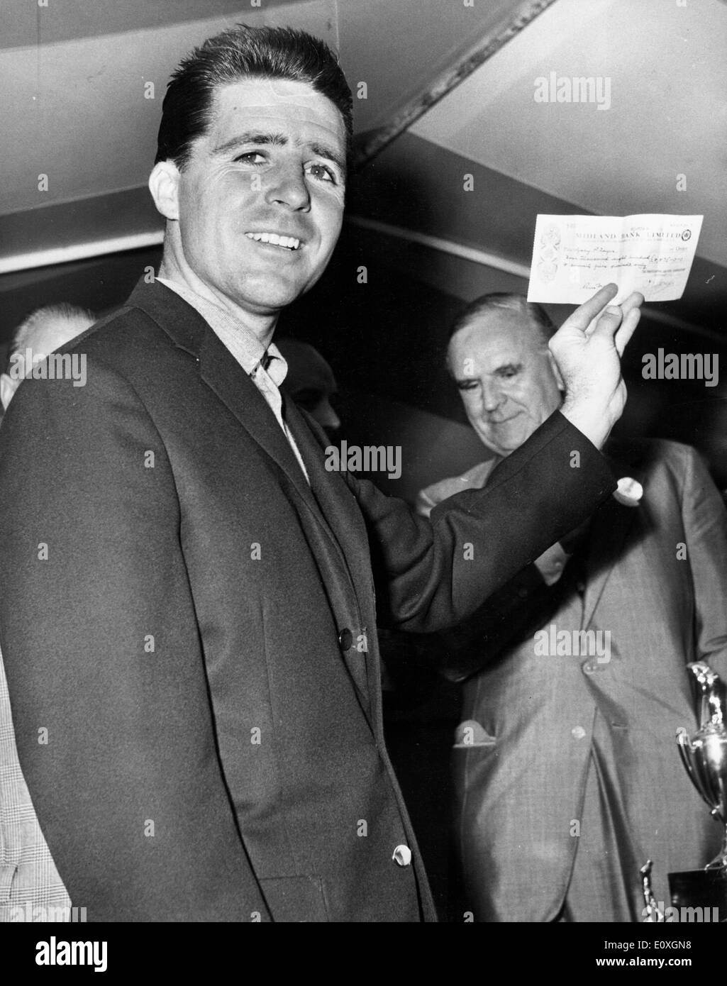 Golfer Gary Player nach dem Sieg gegen Jack Nicklaus auf der Piccadilly World Match Stockfoto