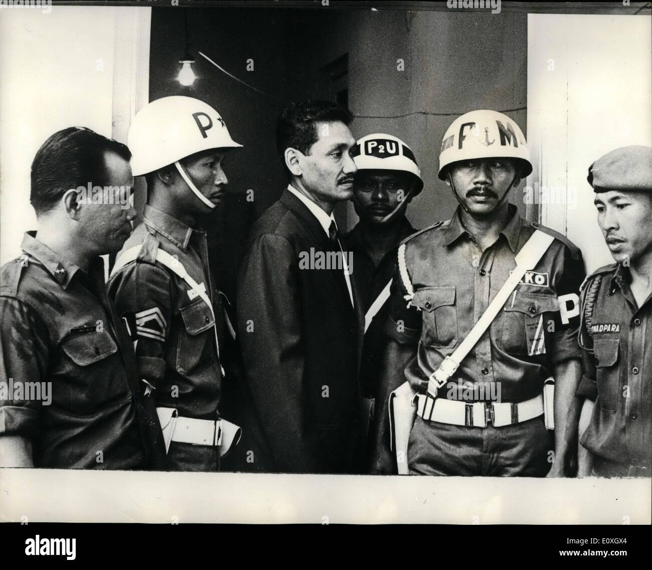 12. Dezember 1966 - Indonesisch Ex-Air Chief auf dem Prüfstand: der Prozess gegen Ex-Air Commodant Omar Dhani hat in Djajarta vor einem Militärtribunal in der indonesischen Hauptstadt begonnen. Dhani wird mit Mitschuld an den kommunistischen Putsch Stat berechnet, die im Oktober letzten Jahres, und wurde in der Mord und Verstümmelung von Ring-Flügel-Generäle, deren Körper in ein gut bekannt als '' Crocodile Hole'' geworfen wurden Stockfoto