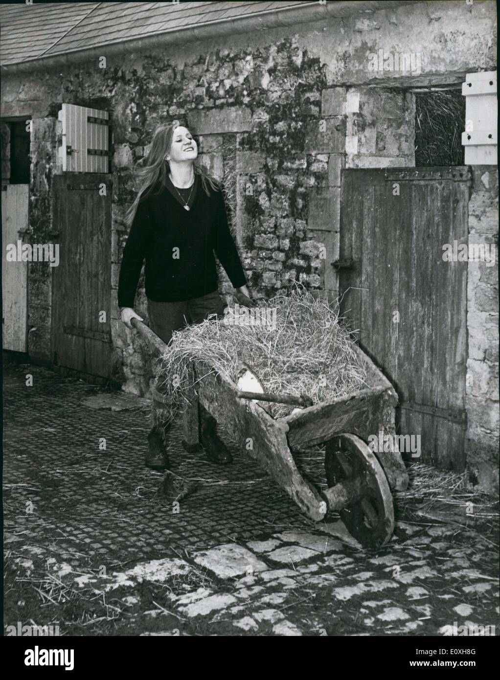 Das Landmadchen Stockfotos Und Bilder Kaufen Alamy