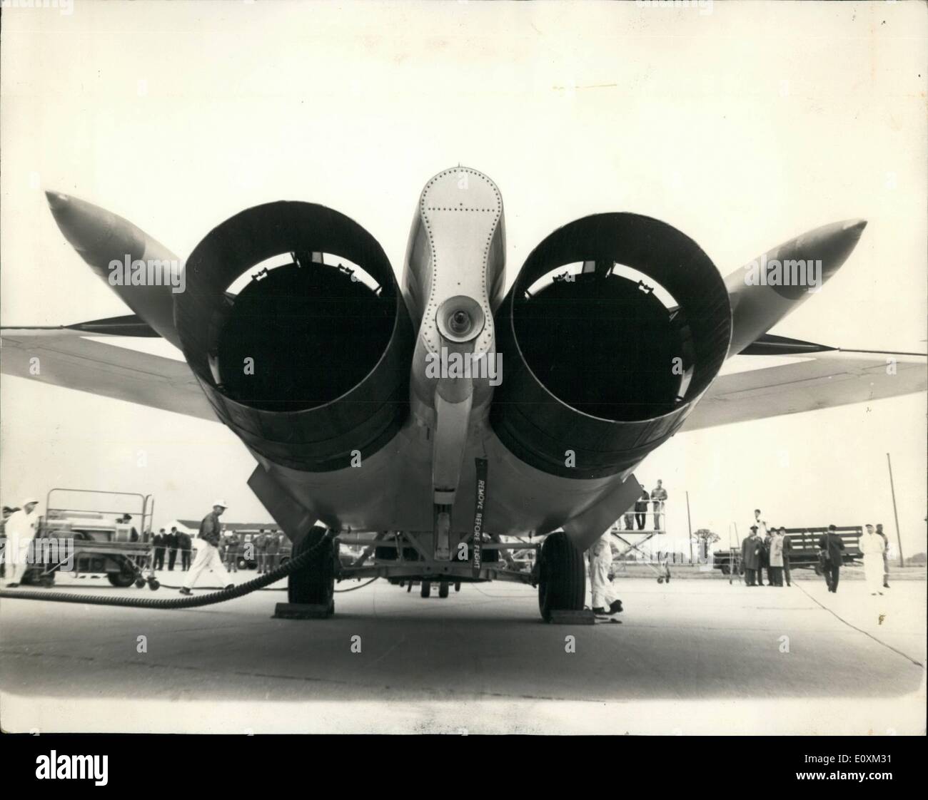 5. Mai 1967 - die f-111 Yefim Tactical Fighter bei Wethersfield. Die f-111 Yefim taktische Kämpfer zeigte sich in Wethersfield, R.A.F Station zum ersten Mal in Großbritannien nach einer Nonstop-Überquerung des Atlantiks ohne Nachtanken. Die Kampfflieger der US Air Force hatte hier angekommen nach einer Kreuzung 3300-Meile von Loring Luftwaffenstützpunkt, Maine, die dauerte fünf Stunden und 35 Minuten Stockfoto