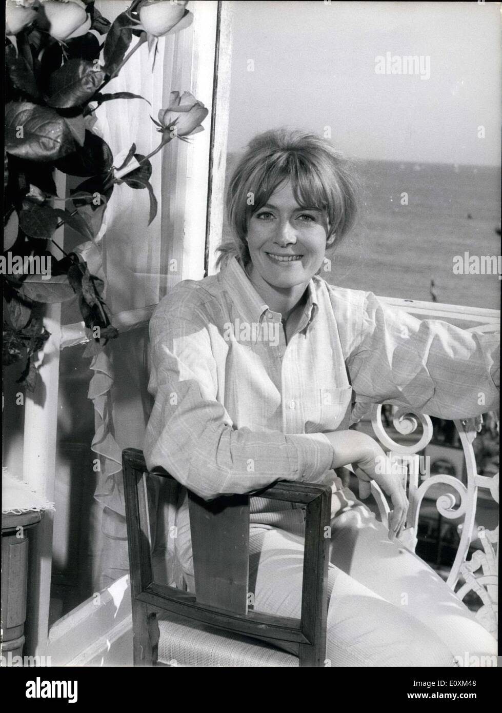 9. Mai 1967 - präsentiert At the Cannes Festival, Großbritannien italienischen Regisseur Antonionis '' Blowup.'' Der Film ist groß in Bezug auf die Fotografie und blieb in der Mitte von London Vogue Fotos und eine Menge von Modellen, von denen vertreten sein durch Vanessa Redgrave. Stockfoto