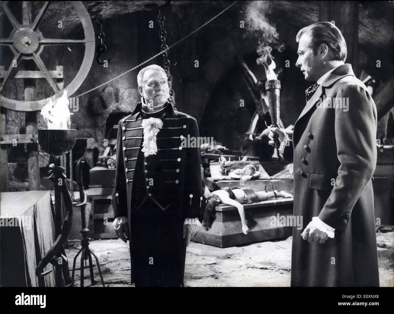 23. Juni 1967 - ist The Snake Den und das Pendel... der Titel einer Technicolor die derzeit nach Motiven von Edgar in den Bavaria Studios in München - Geiselgasteig gestartet wurde. Die '' Horror'' - ist unter der Produktion von Dr. Harald Reinl gedreht. Topliners sind Karin Dor und Lex Barker Stockfoto