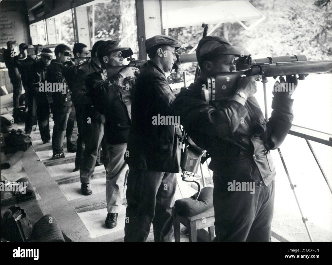 7. Juli 1967 - italienische und Schweizer Gewehrschützen Traning in St. Moritz für die Olympiade in Mexiko 1968. Ne Bilder Stockfoto
