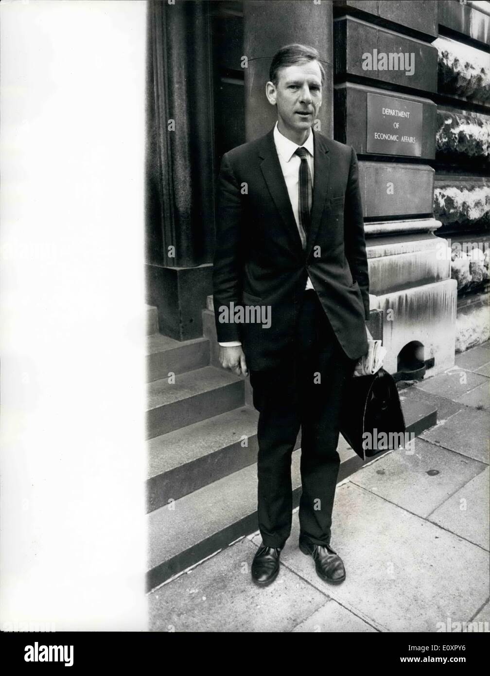 8. August 1967 - neue Wirtschaftsminister; Foto zeigt Herr Peter Shore, der neue Minister für wirtschaftliche Angelegenheiten, abgebildet, so dass die Stockfoto