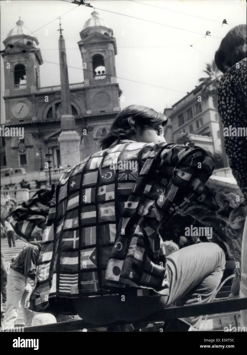 Sept. 09, 1967 - der Händler von den Geschäften aufgestellt nahe dem spanischen Platz und Trinita dei Monti, protestierte der Rom Behörden zur Ursache für die zahlreichen '' lange Haare '', die auf der Stufe zu bleiben aber die '' lange Haare '' habe kam wieder mehr zahlreiche weil ein Film an der Schritt arbeitet und die '' lange Haare '' und ihre Mädchen die Hauptakteure sind! Stockfoto