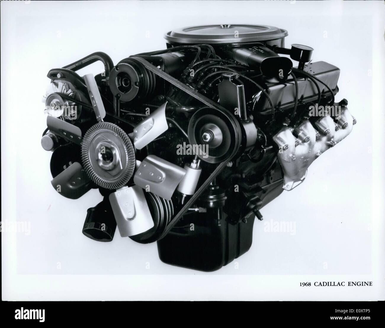 Sept. 09, 1967 - die brandneue 1968 Cadillac Motor einen Hubraum von 472 Kubikzoll und 525 Fuß Pfund hat Drehmoment--sowohl die Stockfoto