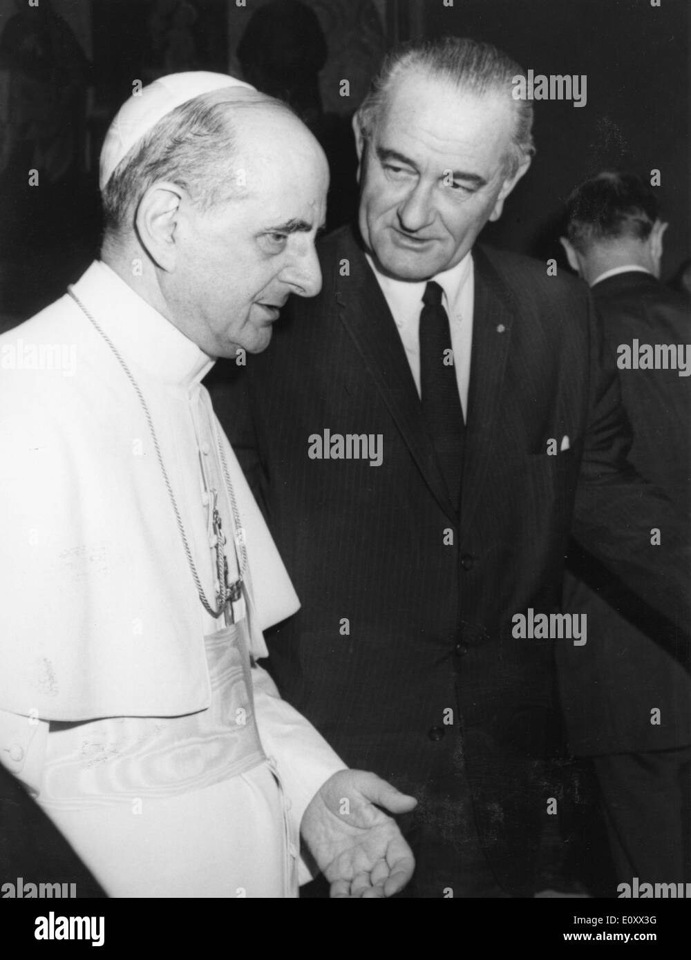 LYNDON BAINES JOHNSON (27. August 1908 - 22. Januar 1973) oft als LBJ bezeichnet, war der 36. Präsident der USA (1963-1969) nach seinem Dienst als 37. Vizepräsident der USA (1961-1963). Im Bild: Mit Papst Paul VI. im Vatikan. Stockfoto