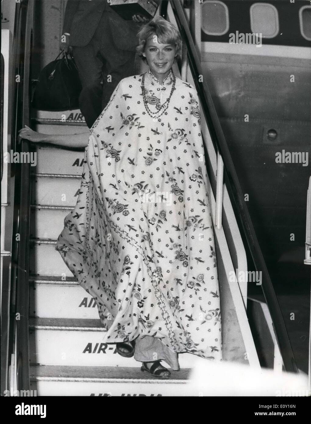 Foto zeigt mia farrow Fotos und Bildmaterial in hoher Auflösung Alamy