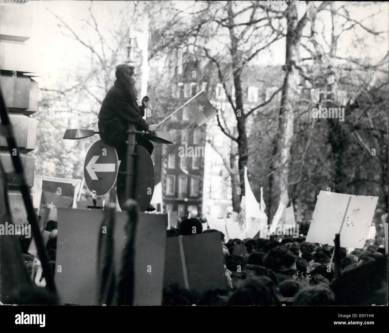 3. März 1968 - kämpfen bricht aus außerhalb der US-Botschaft als 15.000 Anti-Vietnam Demonstranten März On It: nach einer Kundgebung in Stockfoto