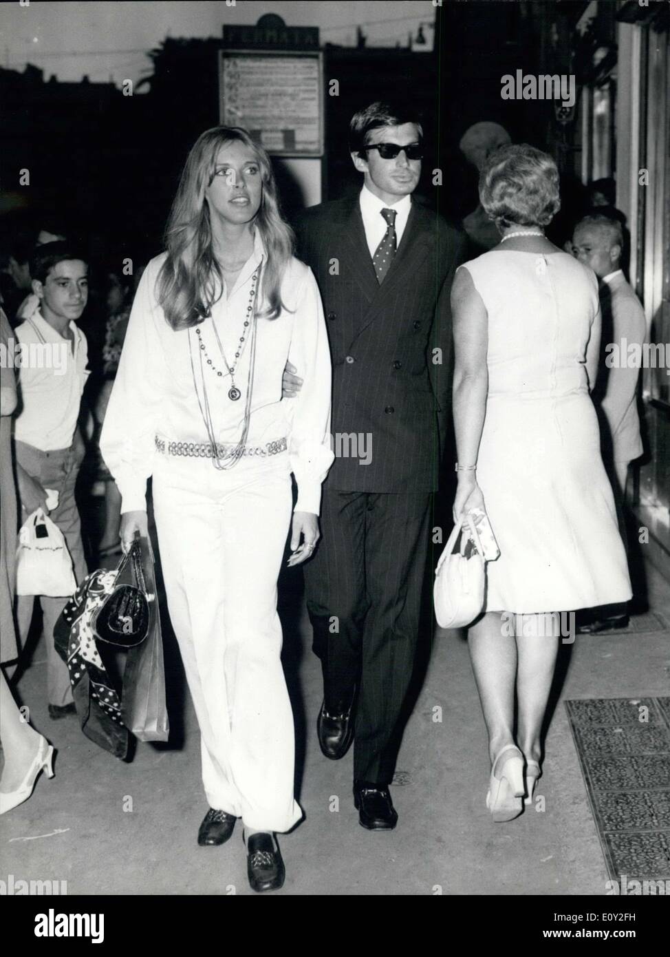 27. August 1968 - Schauspieler George Hamilton & Linda Johnson in Rom Stockfoto