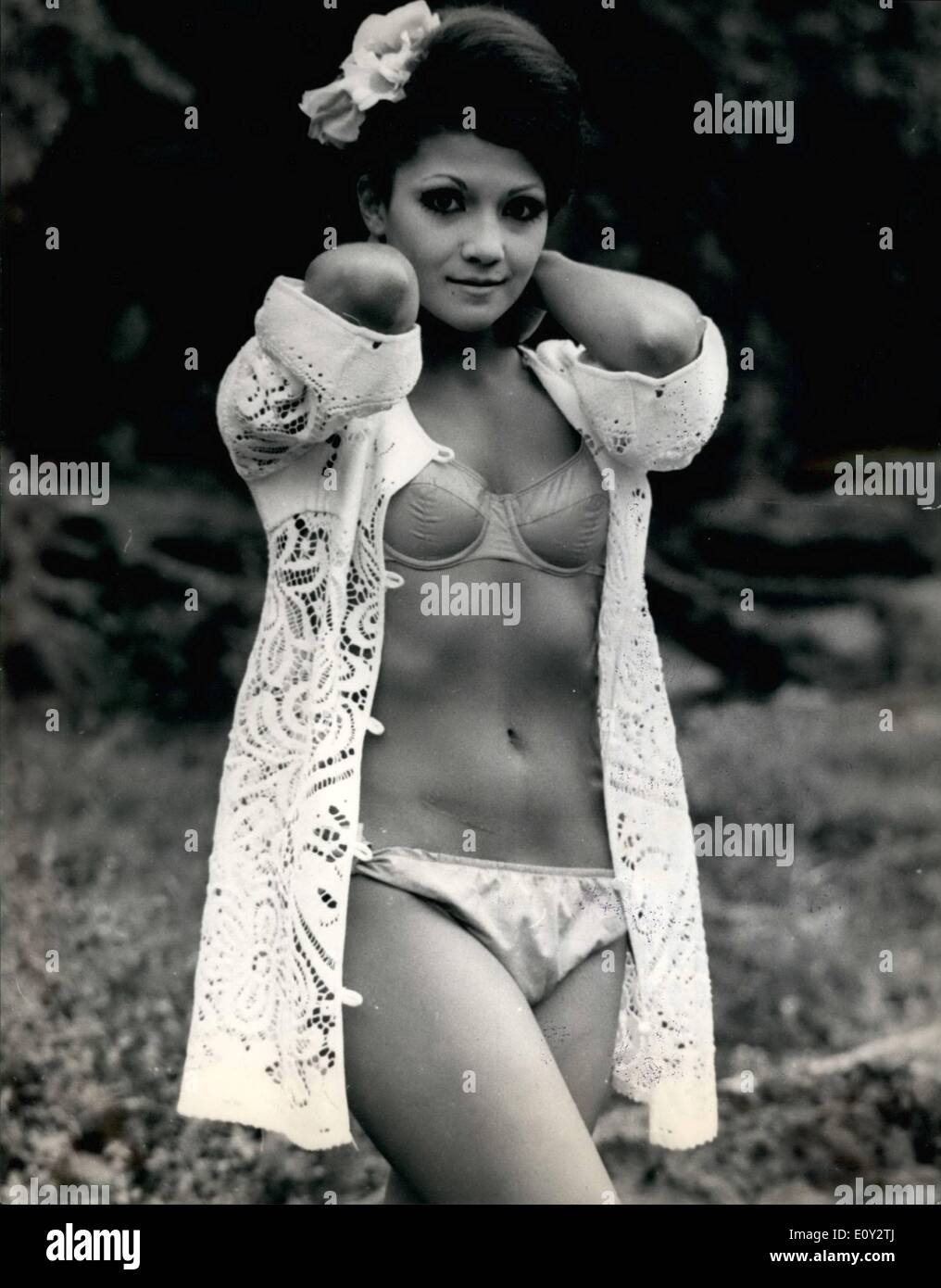 Sept. 09, 1968 - "Italien ist das Land wo die Sterne geboren '' sagt, dass die bulgarische Schauspielerin Irina Maleeva, 20, bei der filmischen Klappe vor kurzer Zeit erschienen. Sie ist die Tochter von Irina Tasseva, die großen bulgarischen Theater-Schauspielerin. Als sie alt (in bulgarischer Sprache um 16 Uhr) kam Sofia verließ und ging in England, Frankreich und Italien. Sie spielte viele Rollen in den Komödien von Shaw und Shakespeare. In Italien besuchte auf dem Festival der zwei Welten in Spoleto und am Cometa Theater in Rom. Danach arbeitete in zwei Filmen unter der Regie von Frankreich Indovina und Federico Fellini Stockfoto