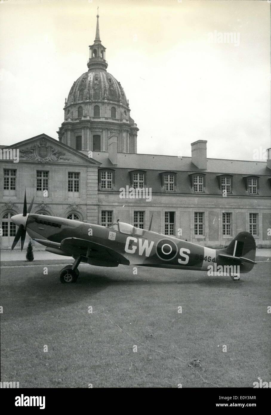 8. Oktober 1968 - Spitfire, Hotel des Invalides auf Maubourg Turm Boulevard Seite ESS. Stockfoto