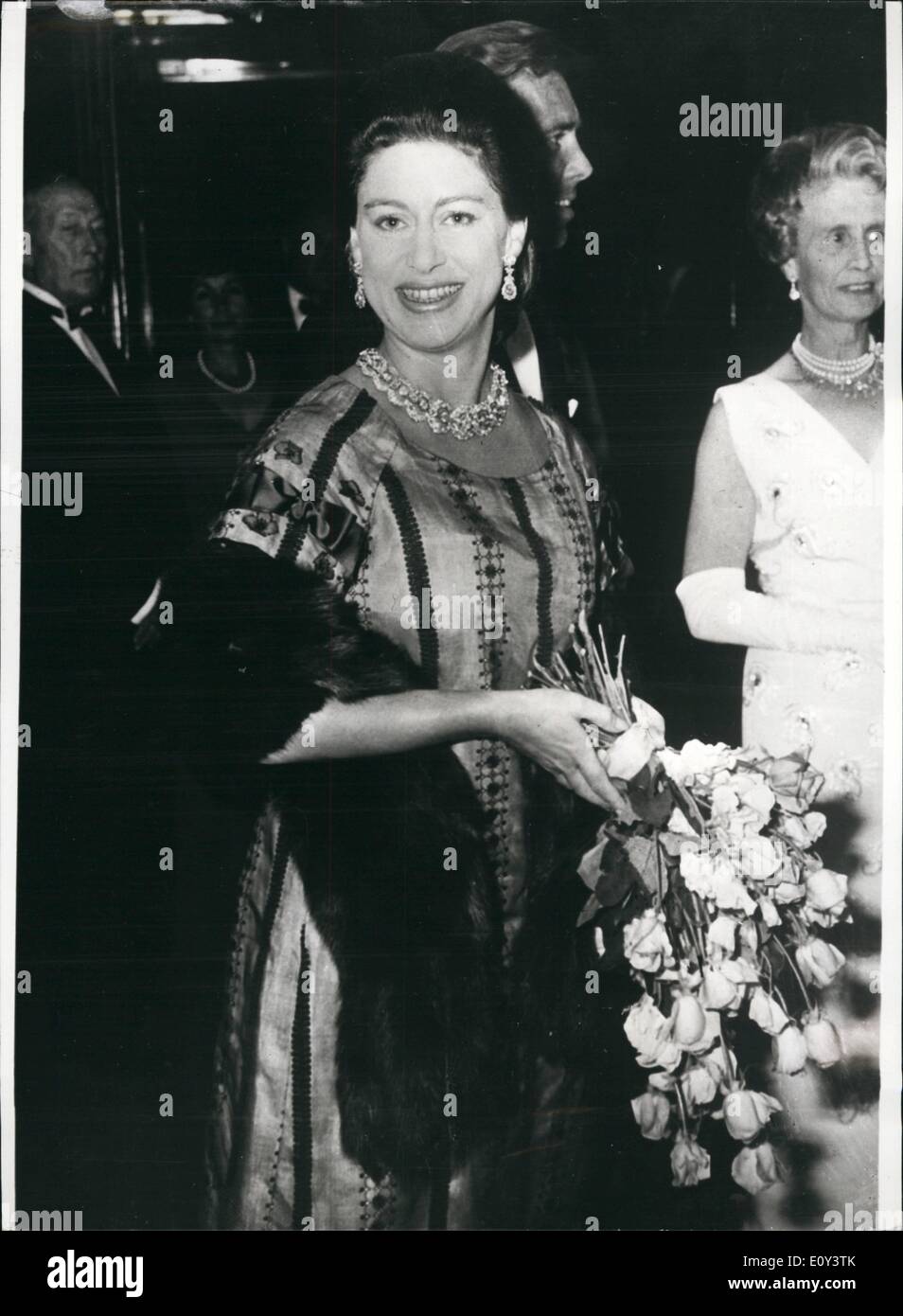 7. Juli 1968 Prinzessin Margaret an der Kugel. Foto zeigt Lächelt