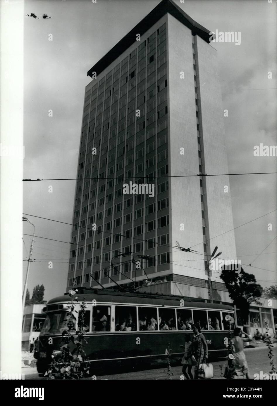 7. Juli 1968 - vor der IX Weltfestspiele der Jugend und Studenten in Sofia: das neue Hotel '' Hemus'' im Quartier Lozenetz in Sofia ist eines der größten in Sofia. Hier bleibt die Gruppe der ausländischen Journalisten, die die IX-Welt-Jugend-Festival zu decken. Stockfoto